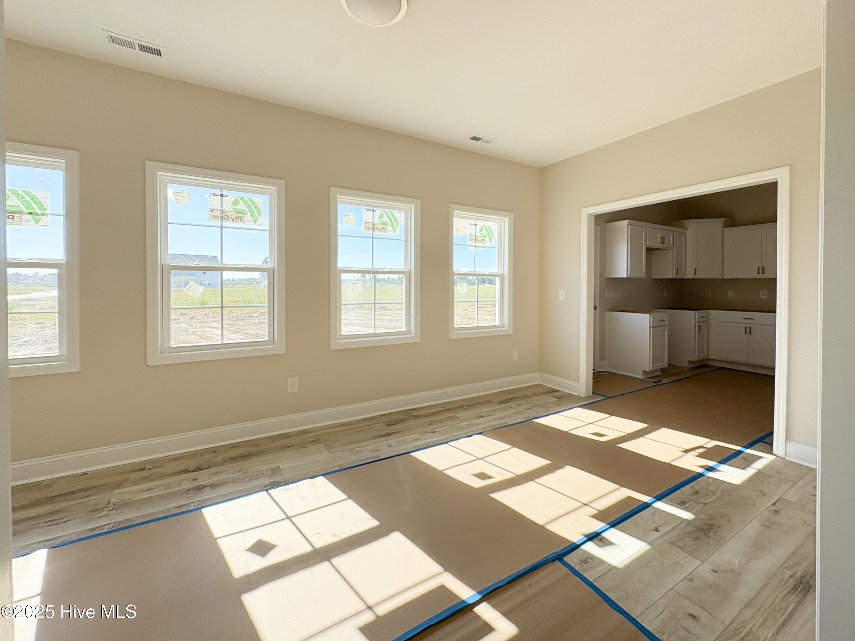 Single Family Residence at 909 Wild Azalea Way, Hubert, NC 28539, photo 2 of 6