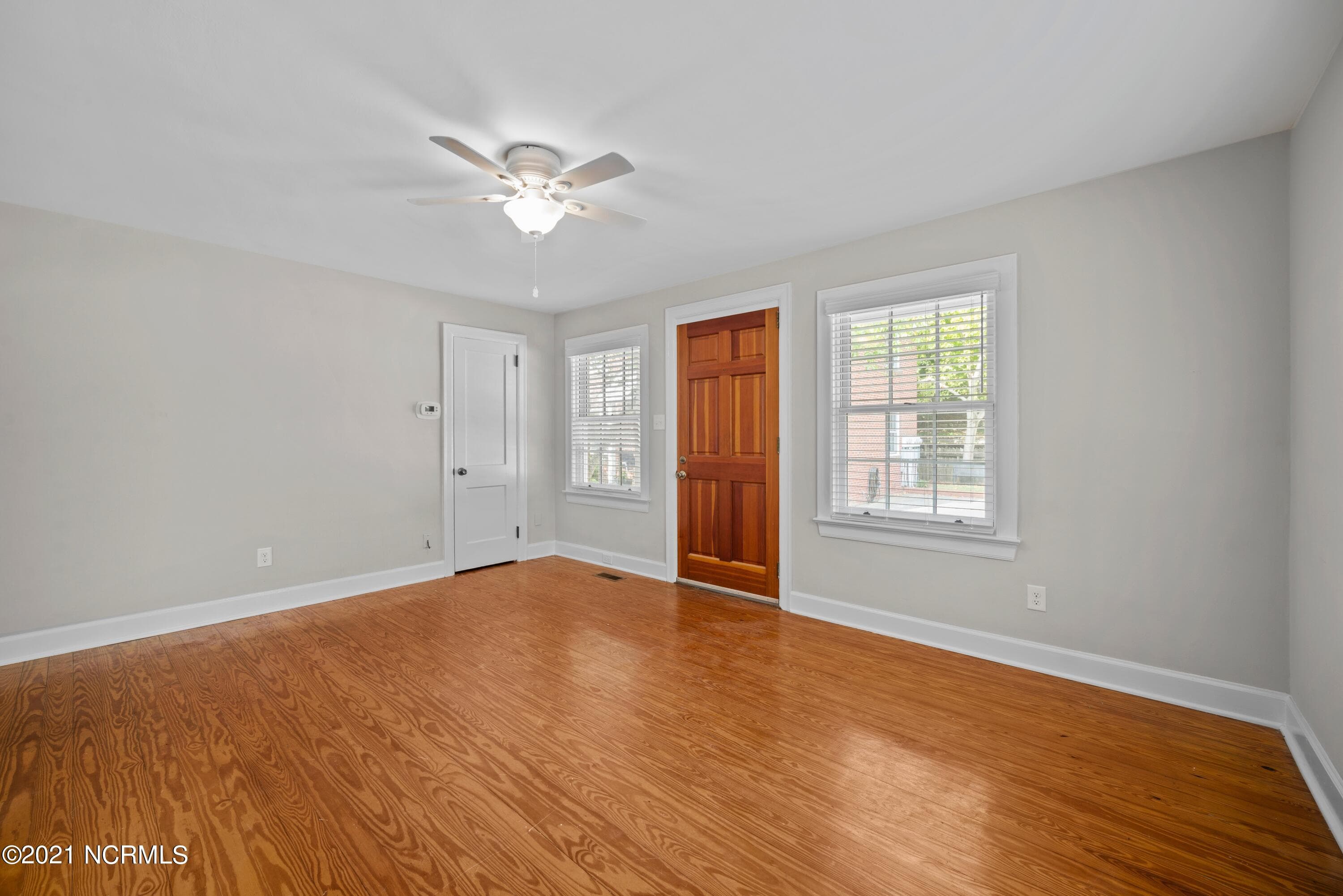 Original Hardwood Floors - 514 Broad Street, New Bern, NC 28560