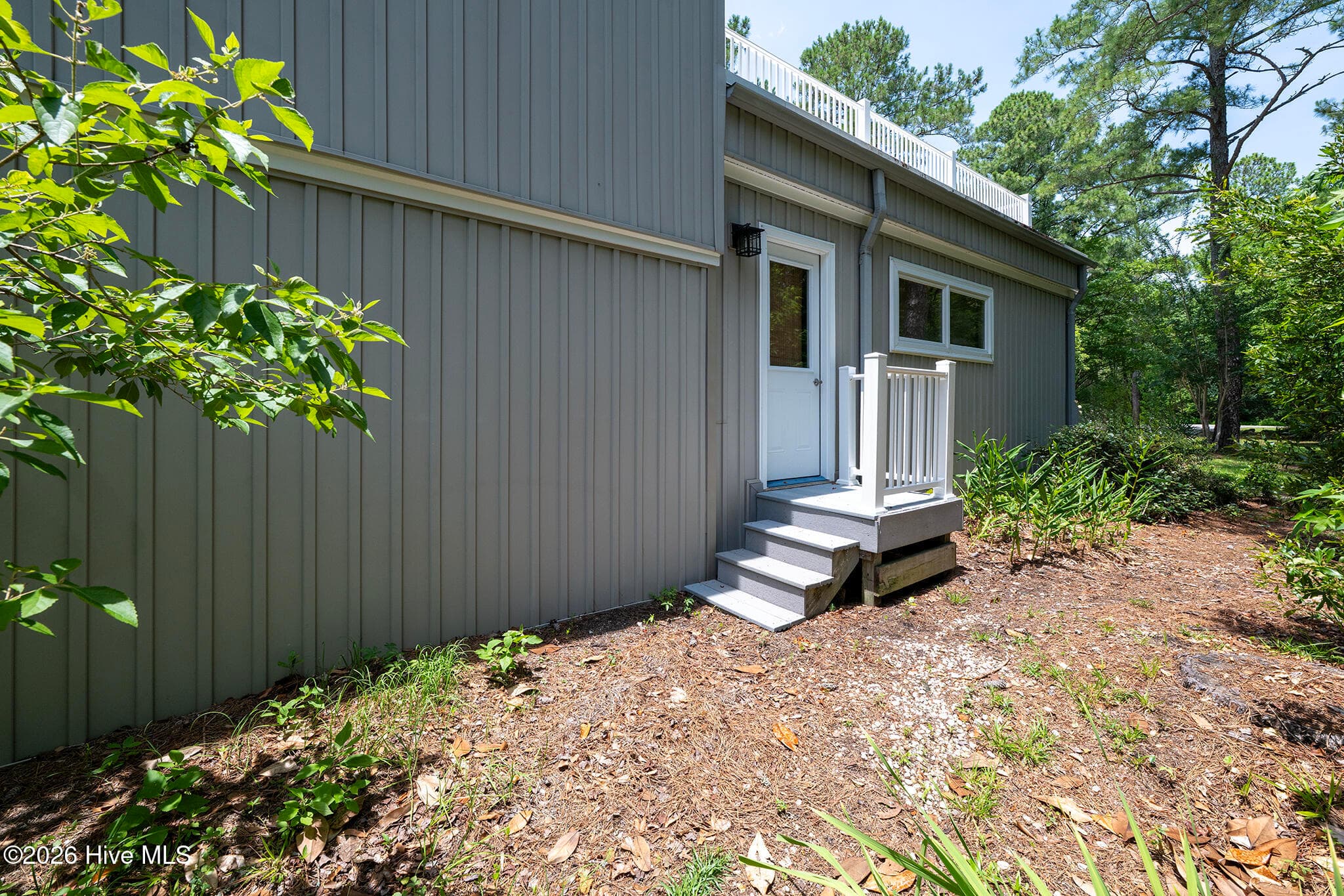 Side Entrance - 5616 Gondolier Drive, New Bern, NC 28560