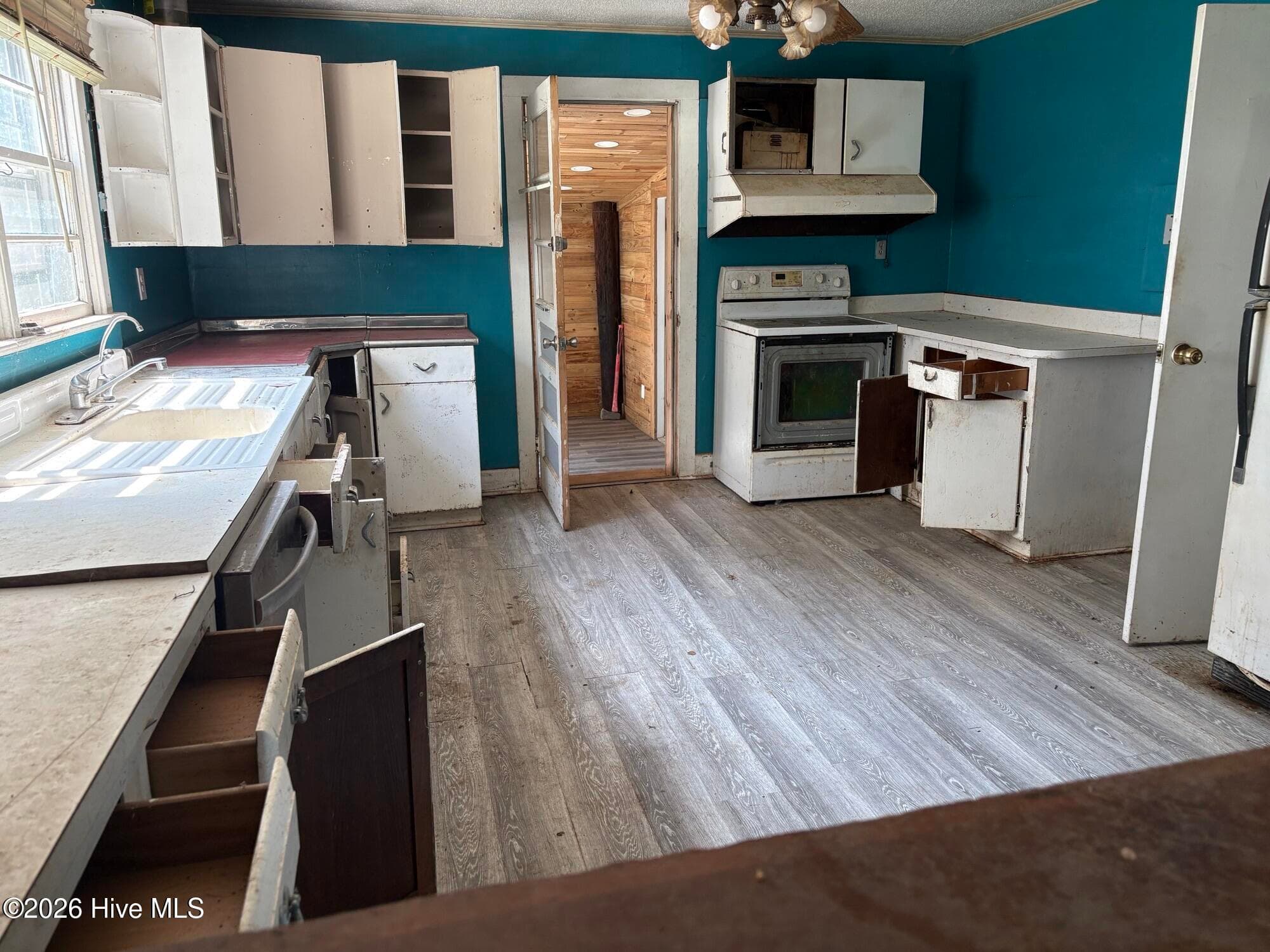 Single Family Residence at 1549 N Broad Street, Edenton, NC 27932, photo 6 of 12