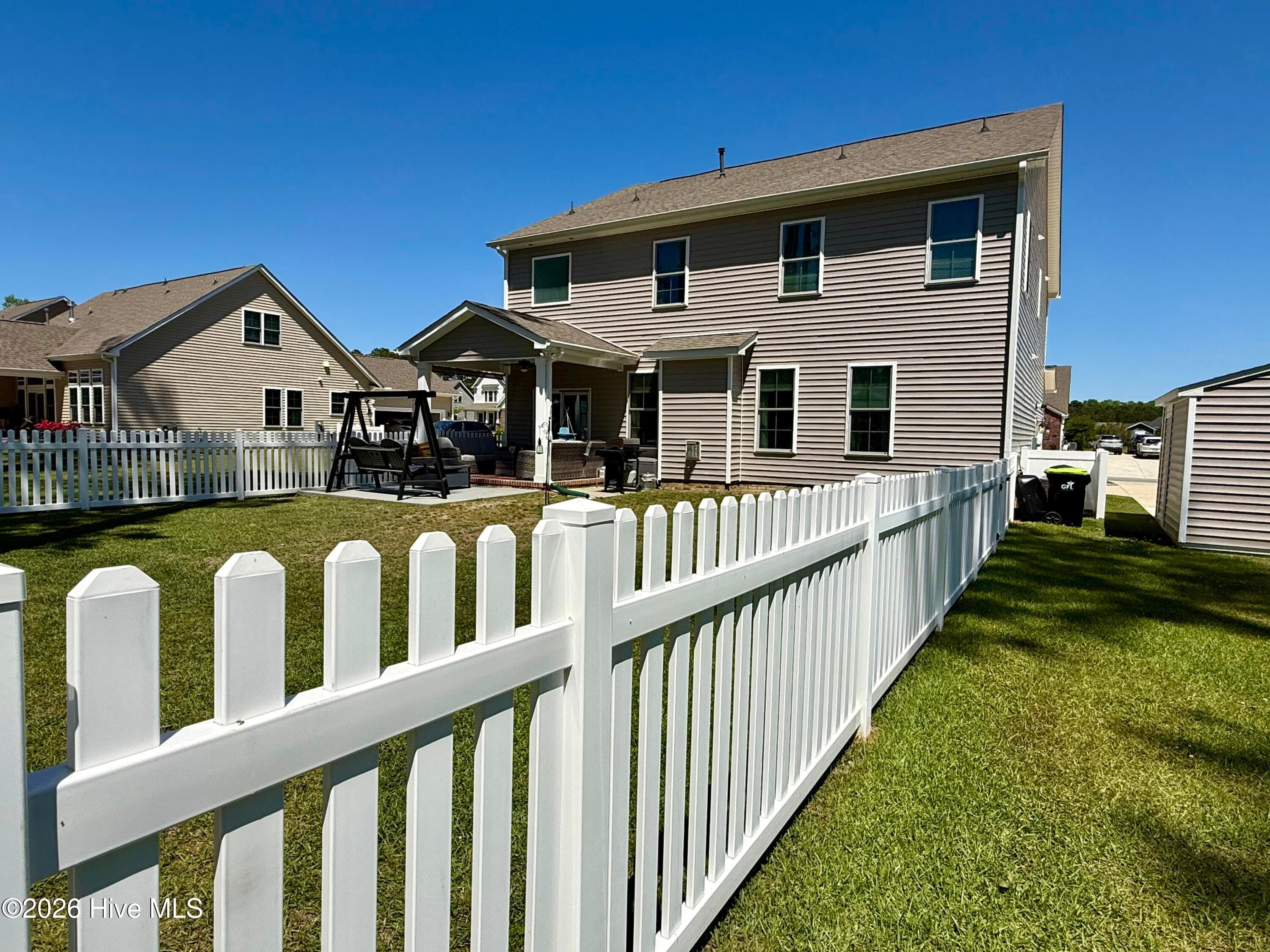 pet-friendly fenced backyard - 5010 Spring Green Pass, New Bern, NC 28562