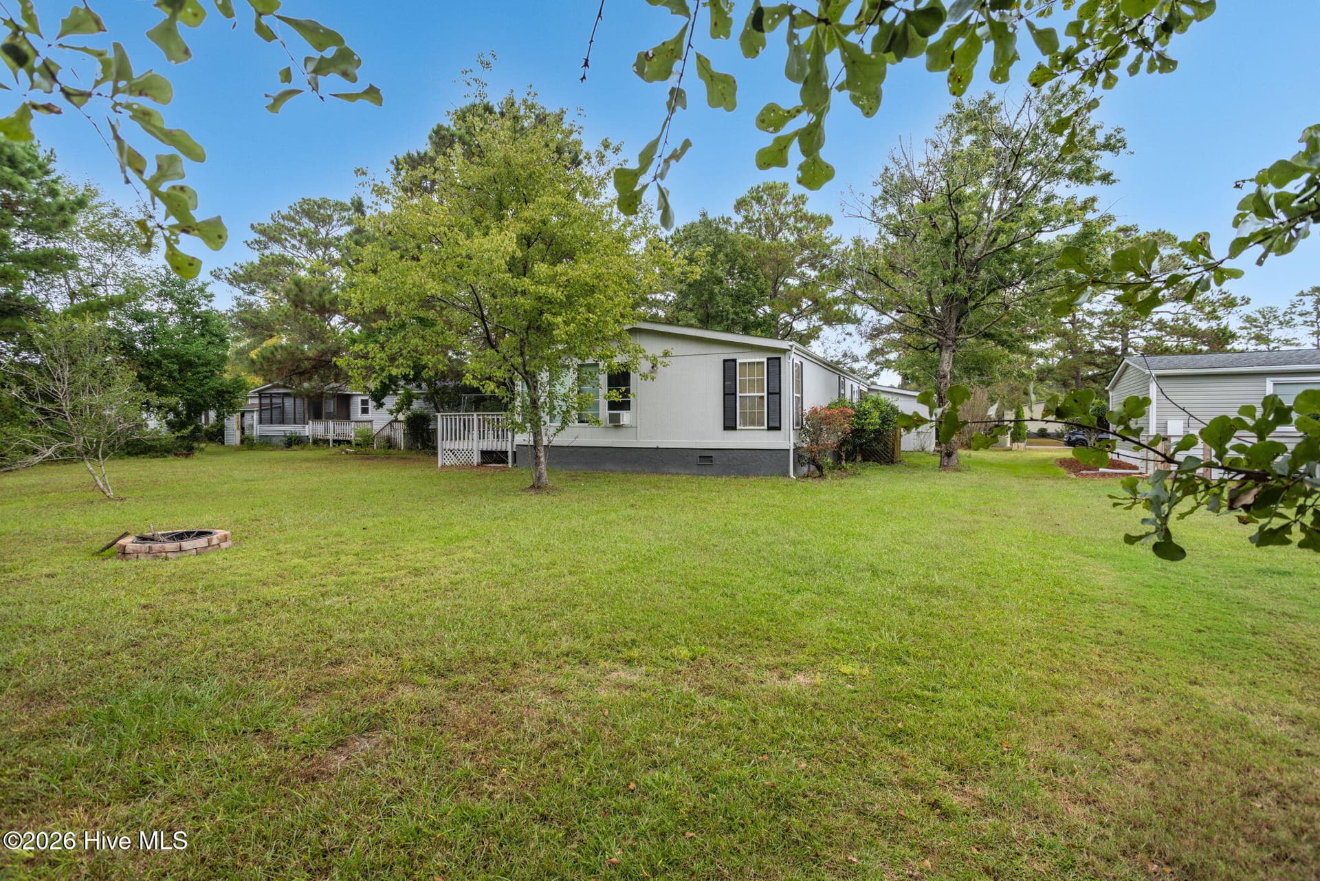 Manufactured Home at 160 Champion Drive, Hampstead, NC 28443, photo 31 of 33