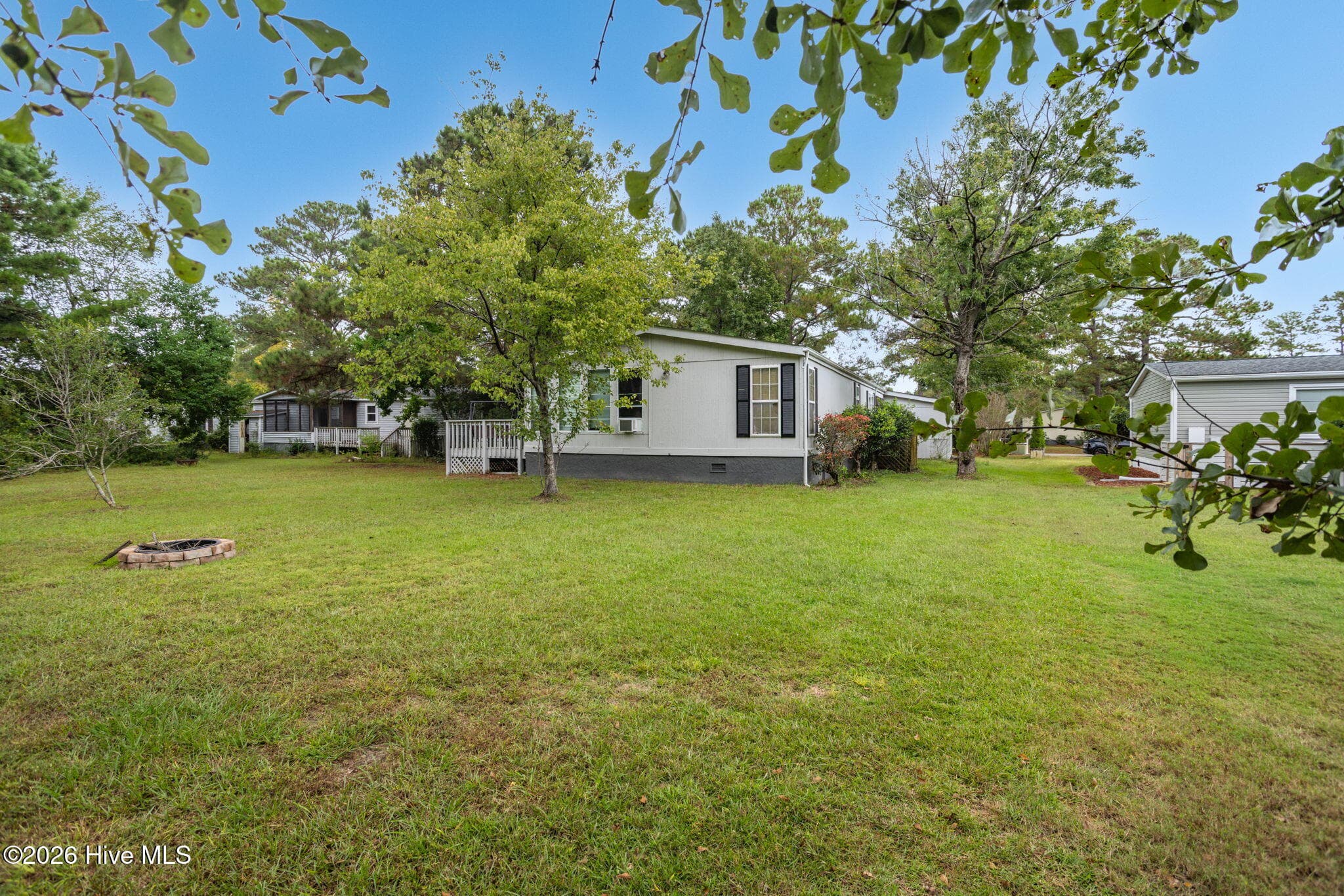 Manufactured Home at 160 Champion Drive, Hampstead, NC 28443, photo 31 of 33