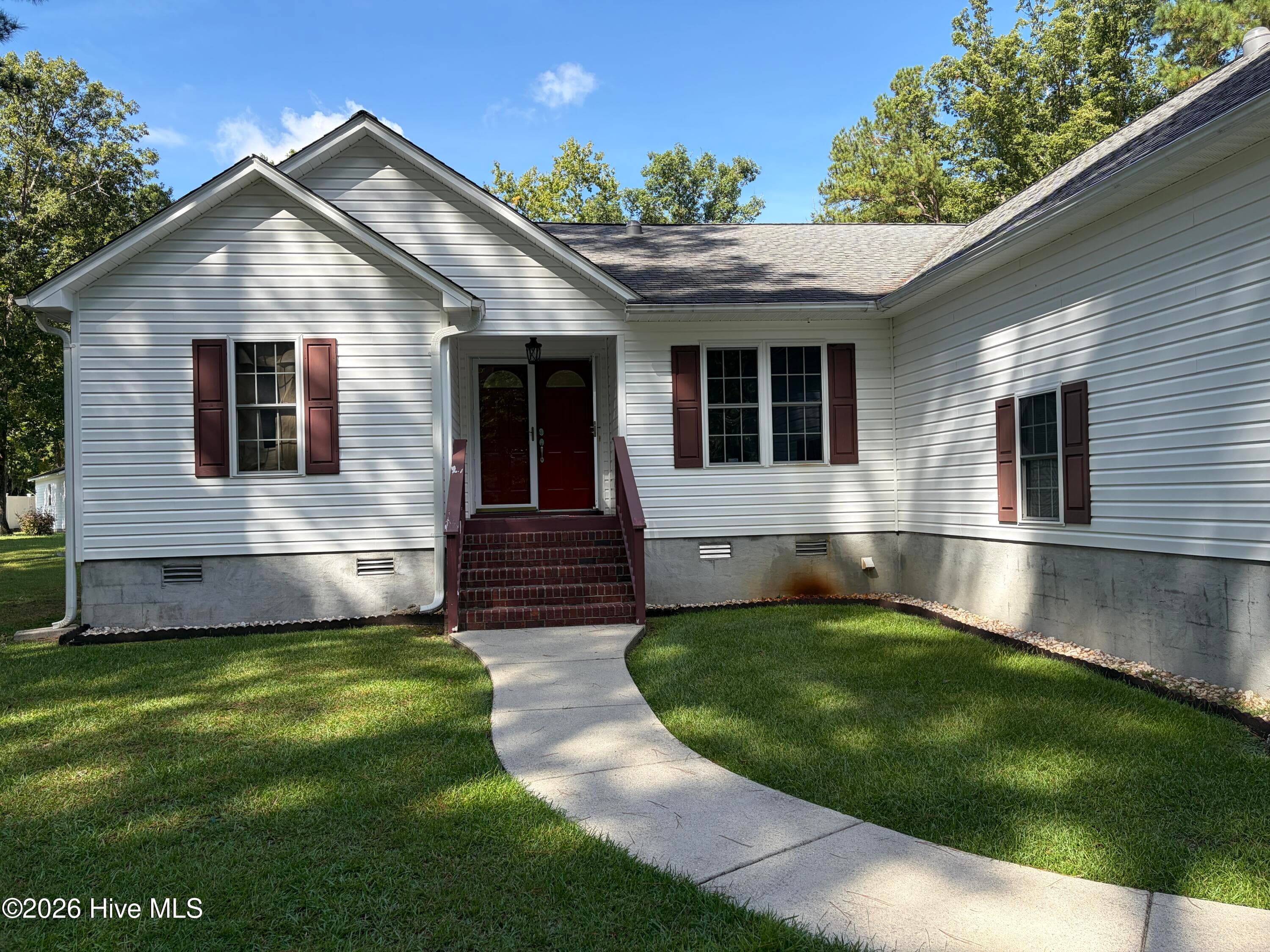 Single Family Residence at 900 Perrytown Road, New Bern, NC 28562, photo 7 of 84