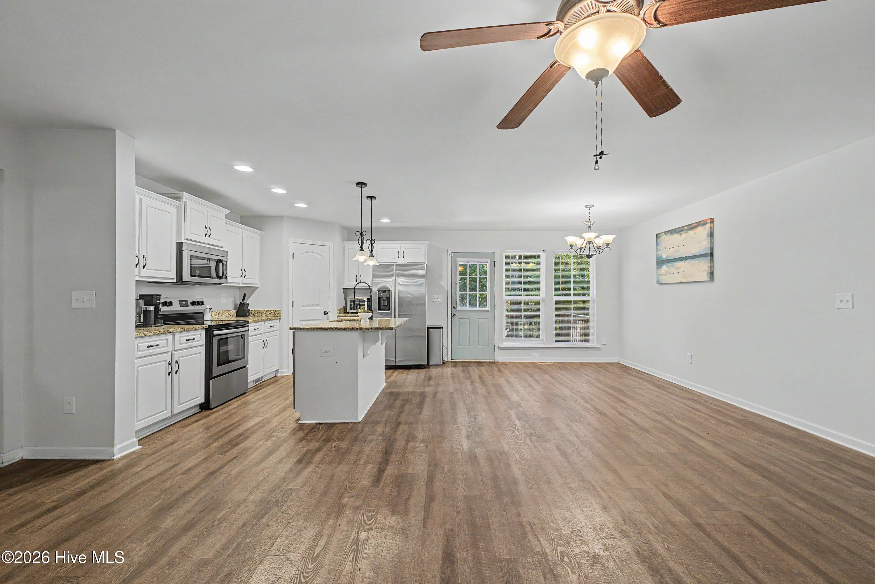 Single Family Residence at 607 Ridgefield Drive, North Augusta, SC 29841, North Augusta, photo 3 of 24