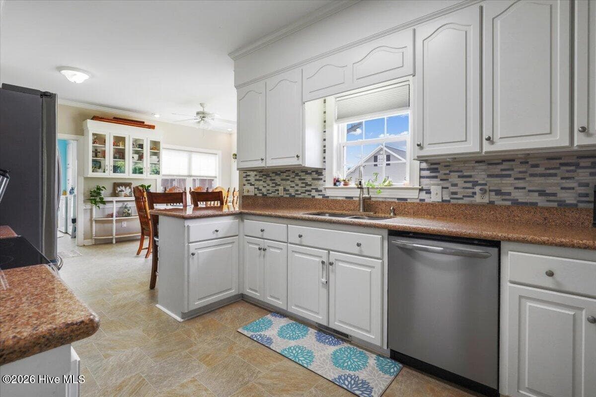 Solid granite countertops - 105 Pointe Drive, La Grange, NC 28551