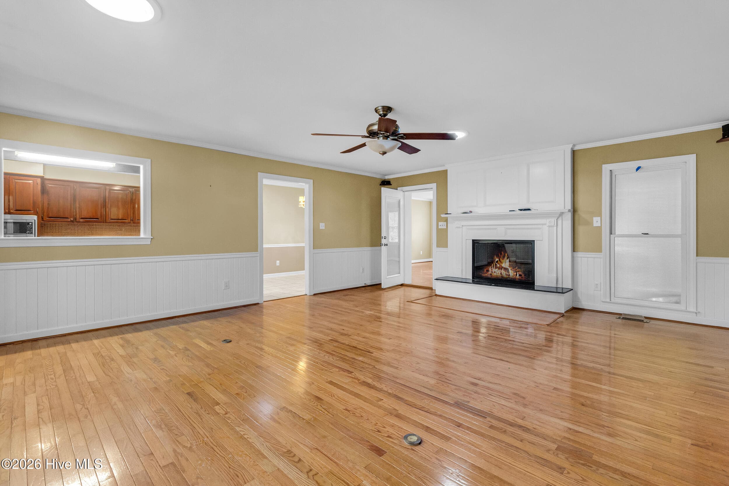 Single Family Residence at 2514 Hickory Street, New Bern, NC 28562, photo 8 of 33