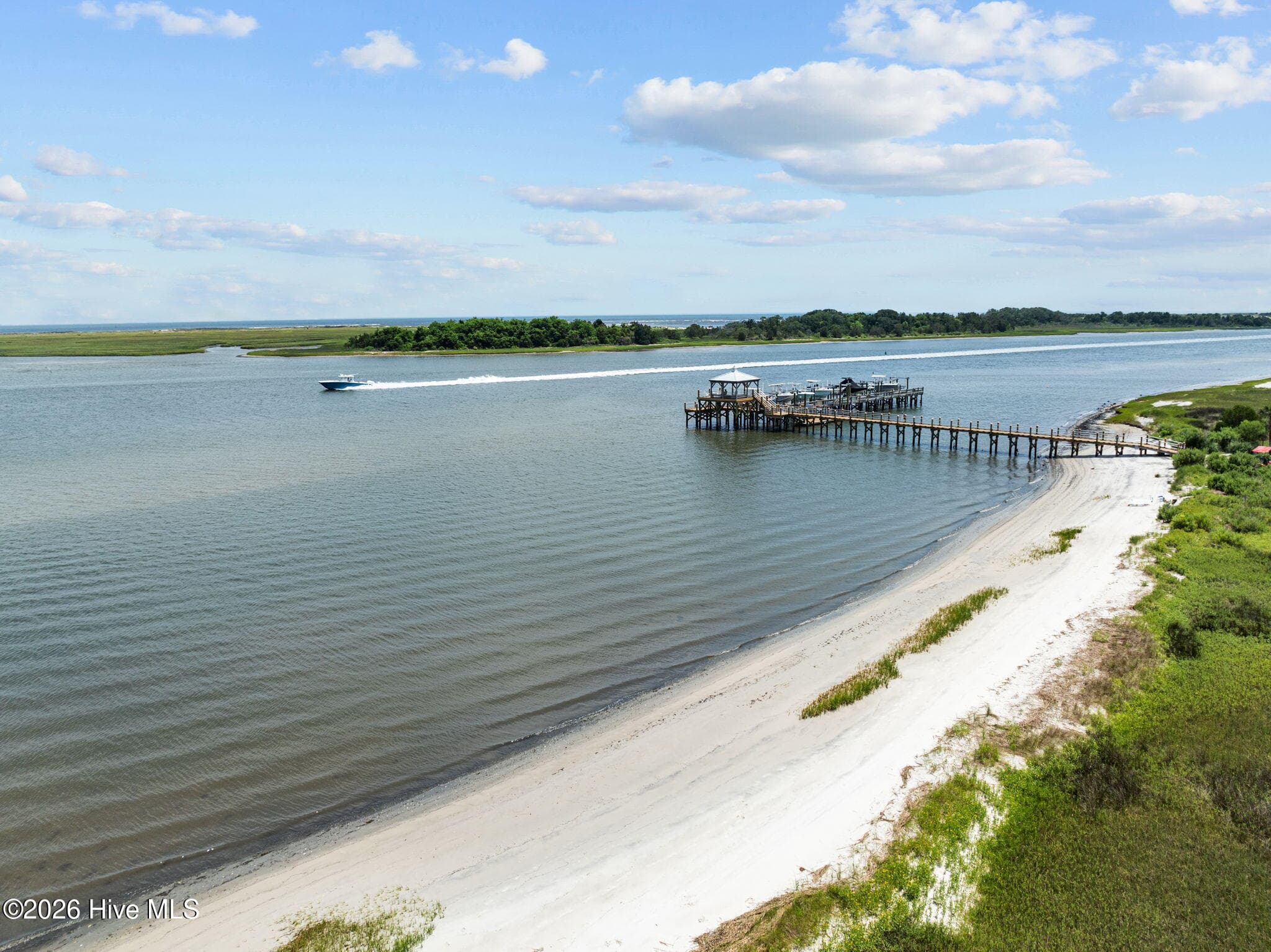 Single Family Residence at 824 Cupola Drive, Wilmington, NC 28409, photo 3 of 85
