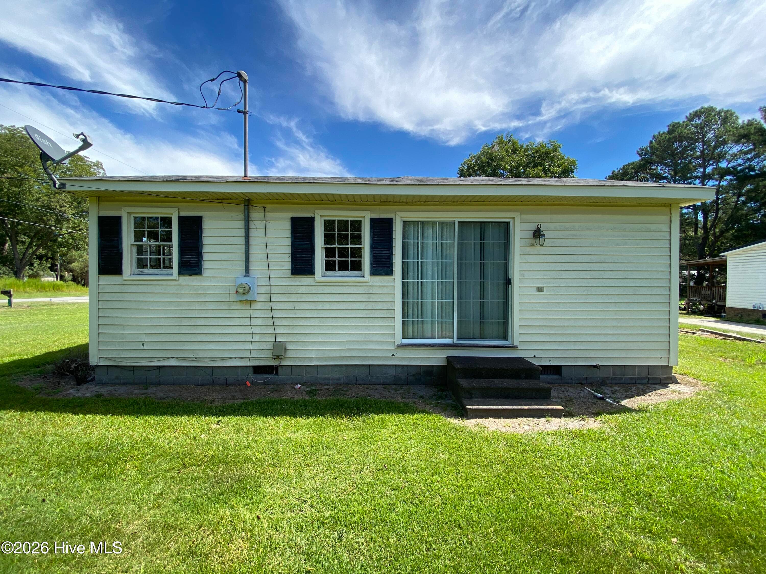 Single Family Residence at 513 Pear Street, Kinston, NC 28504, photo 7 of 41