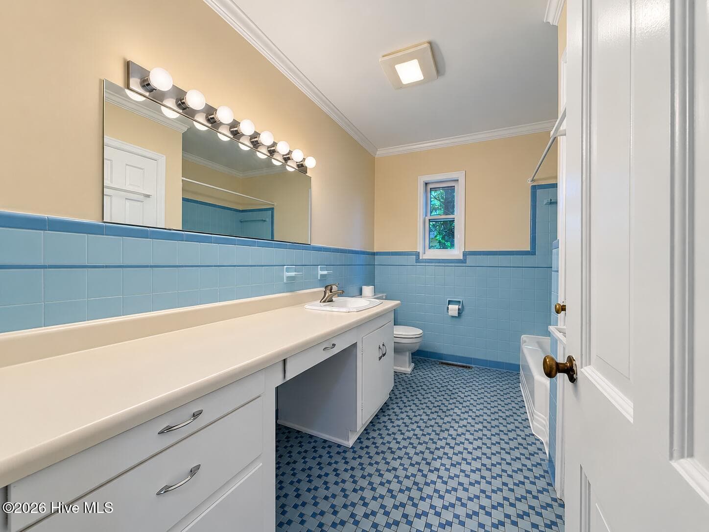 Single Family Residence at 320 Northern Boulevard, Wilmington, NC 28401, photo 38 of 159