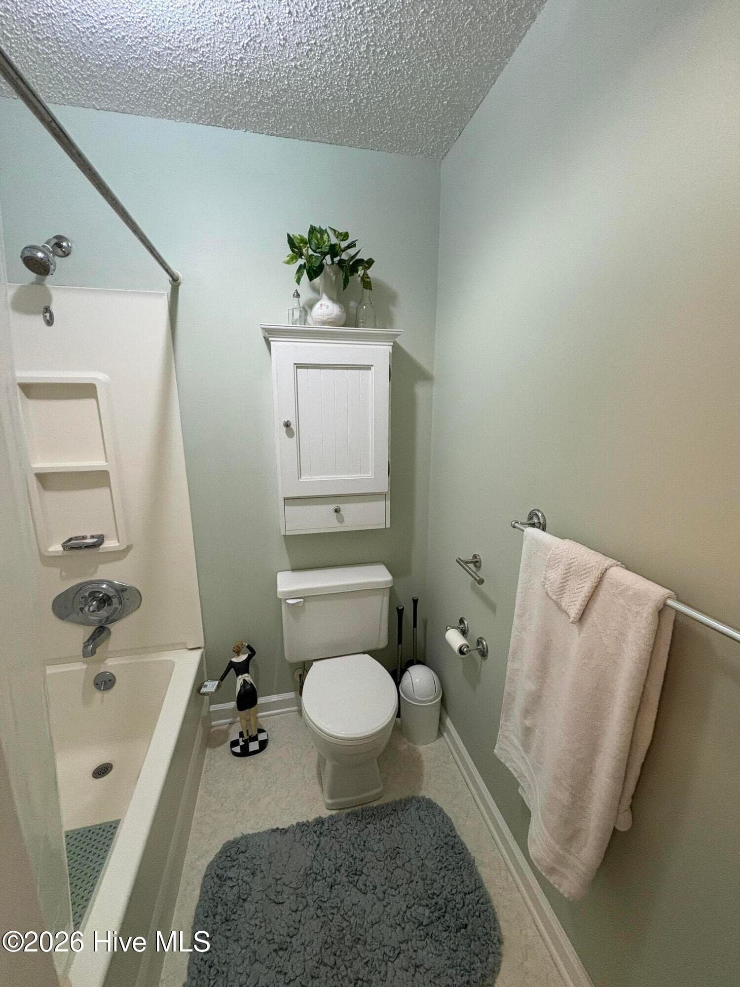 Single Family Residence at 1004a Kings Way, New Bern, NC 28562, photo 6 of 12