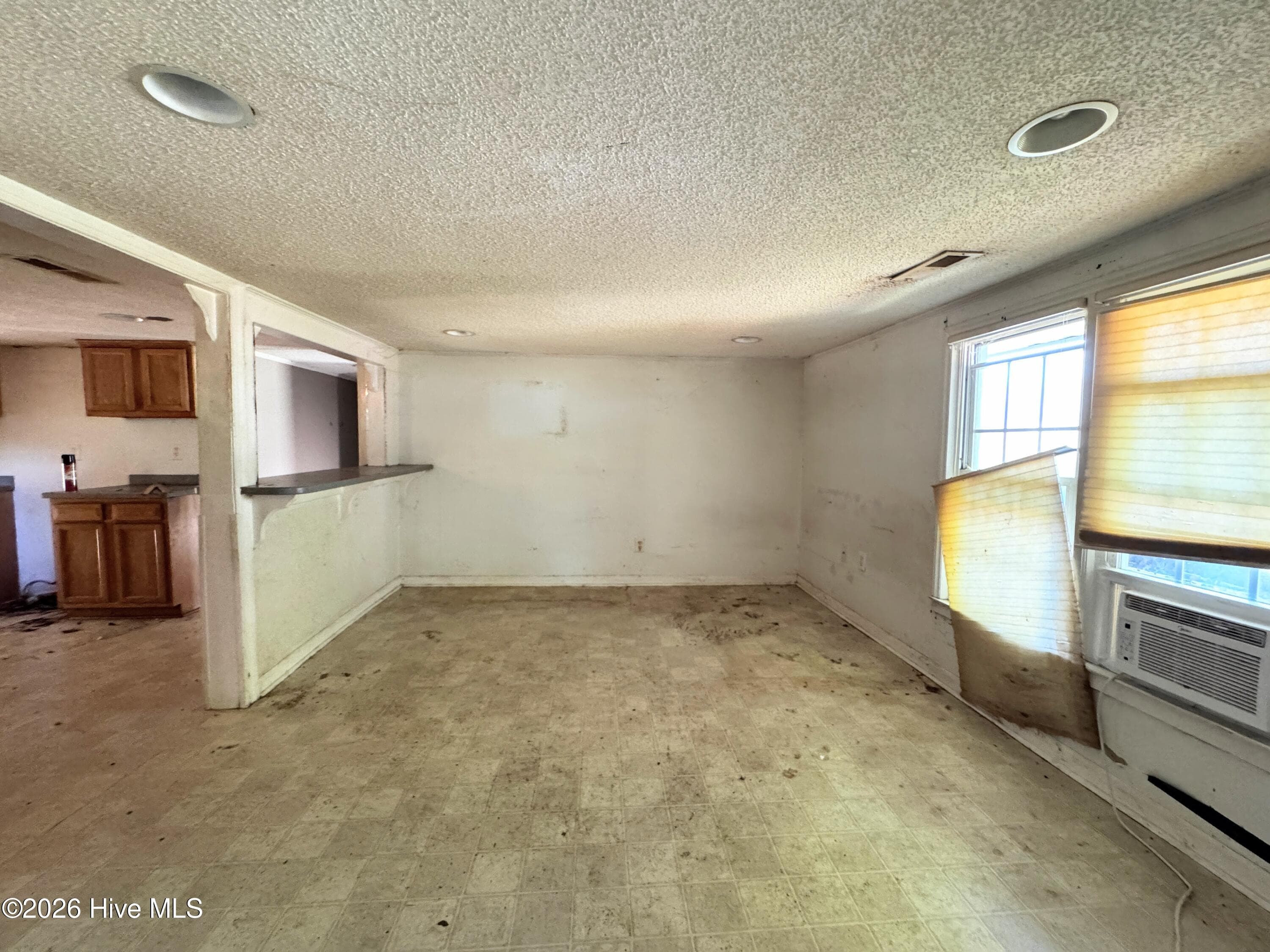 Single Family Residence at 739 Sloop Point Road, Hampstead, NC 28443, photo 5 of 32