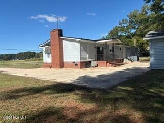 Manufactured Home at 1232 Mark Edwards Road, Goldsboro, NC 27534, photo 7 of 20