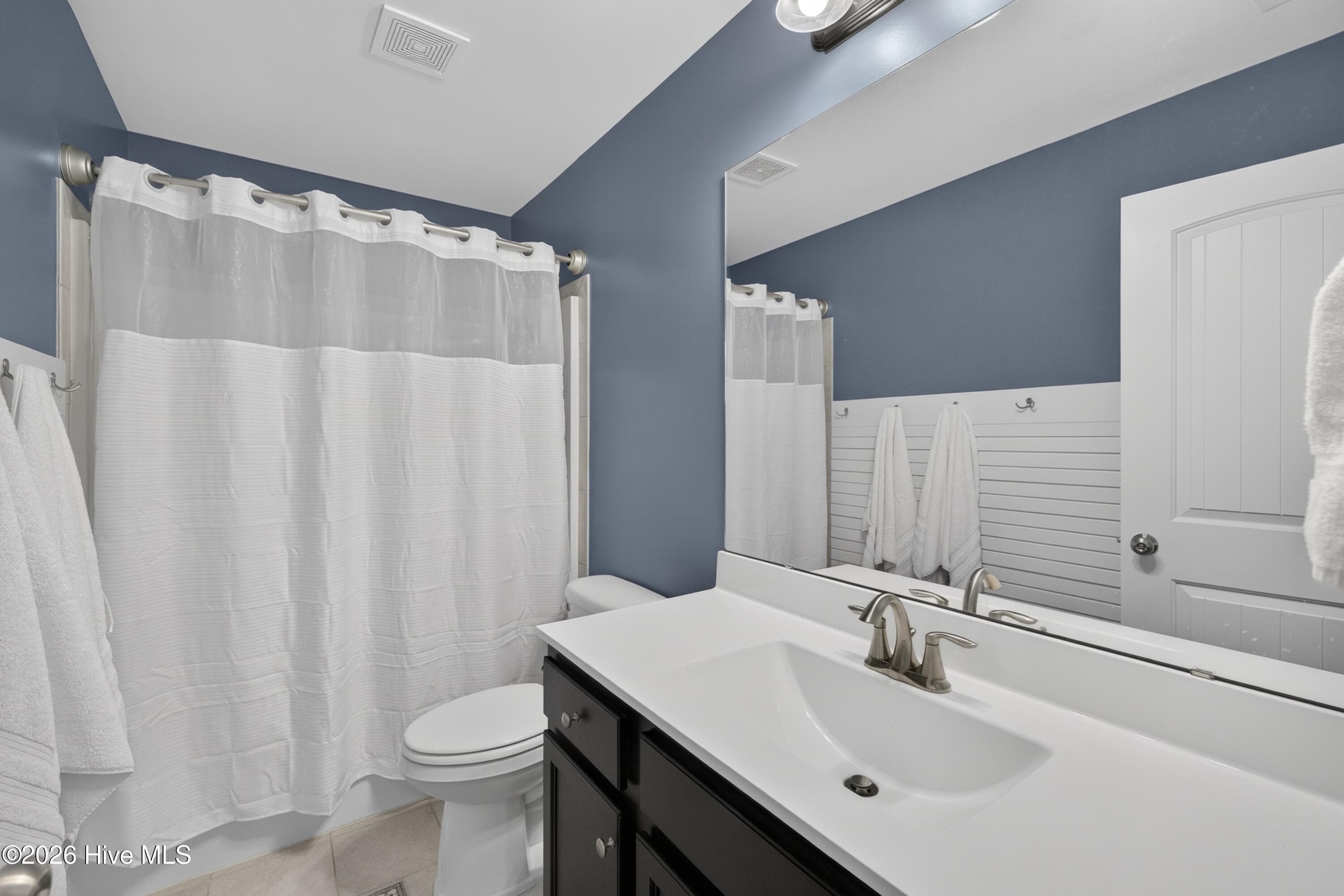 Single Family Residence at 30 W Broughton Lane, Rocky Point, NC 28457, photo 33 of 41