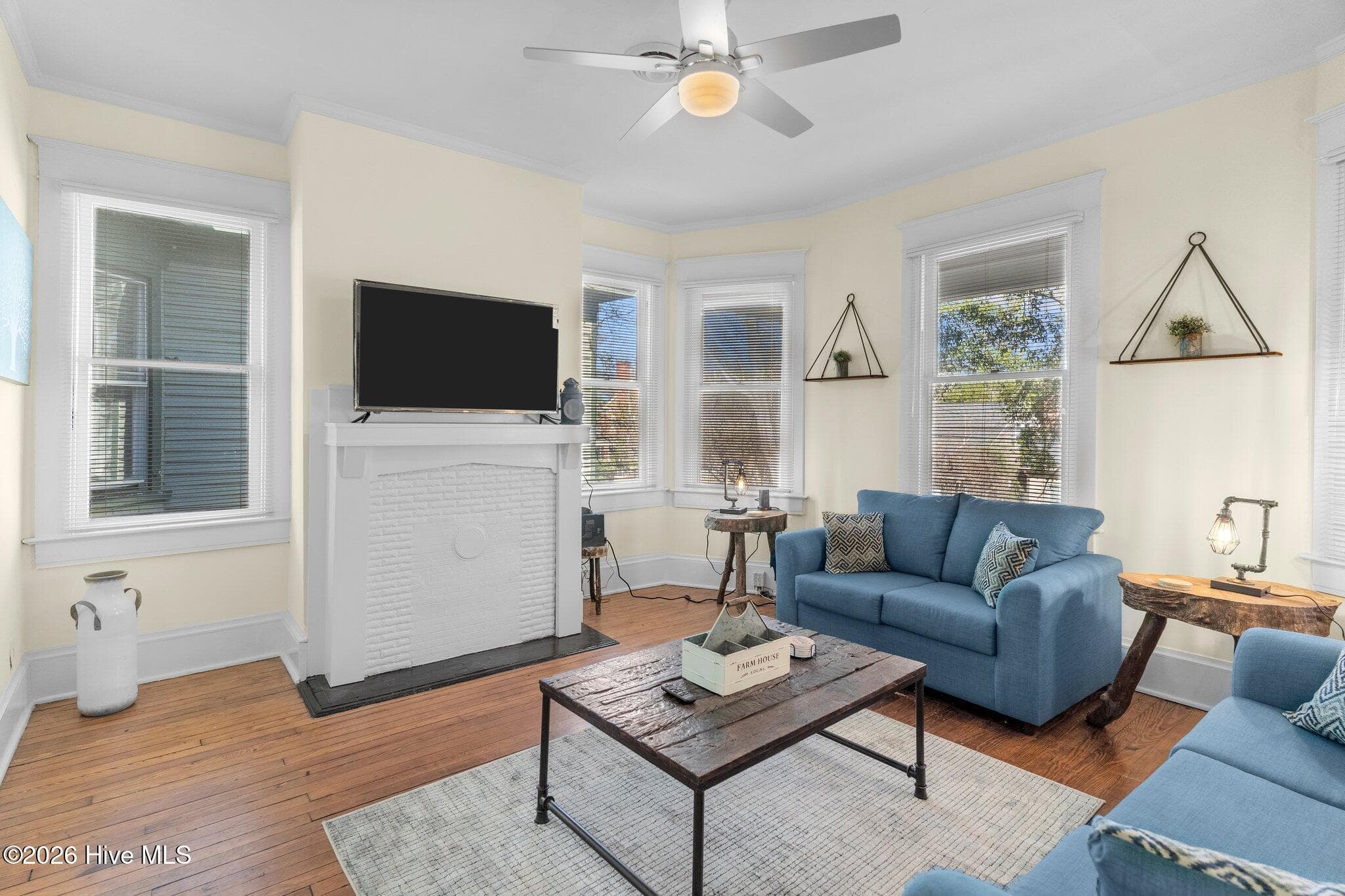 2nd Floor Unit - Living Room - 312 Church Street, Wilmington, NC 28401