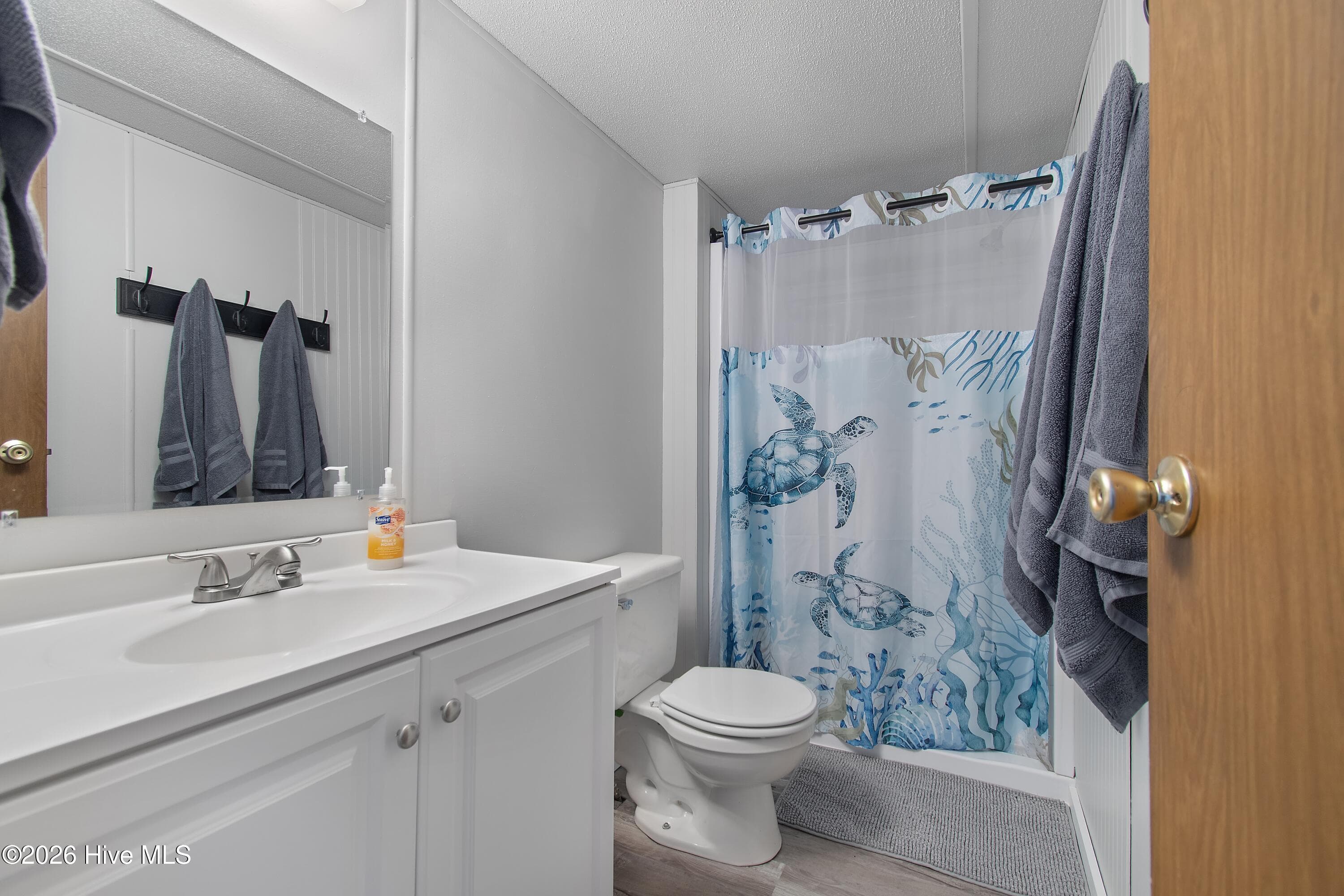 Manufactured Home at 1471 Pine Tree Circle SW, Supply, NC 28462, photo 13 of 23