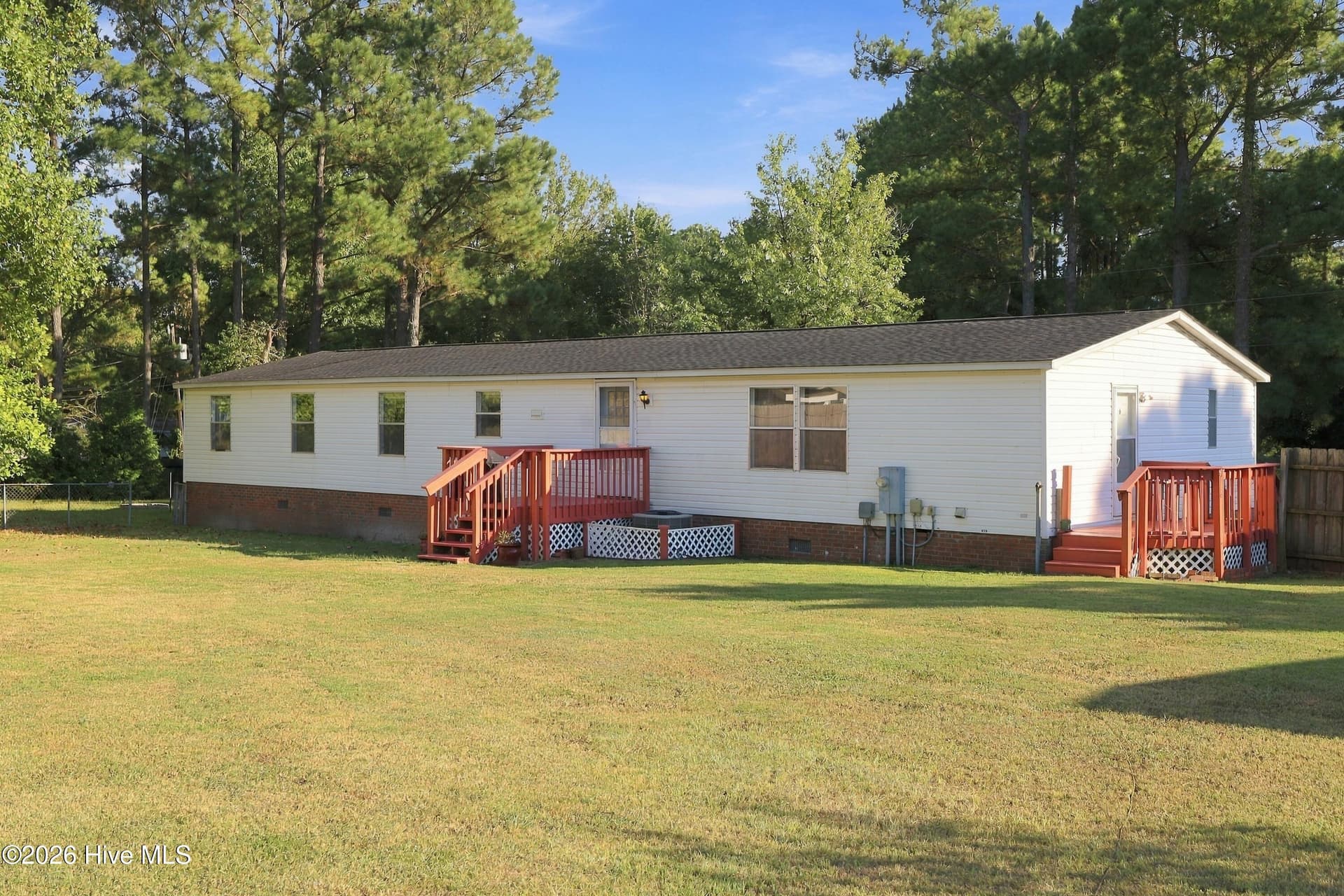 Manufactured Home at 683 Bay Harbor Drive, Hampstead, NC 28443, photo 28 of 40