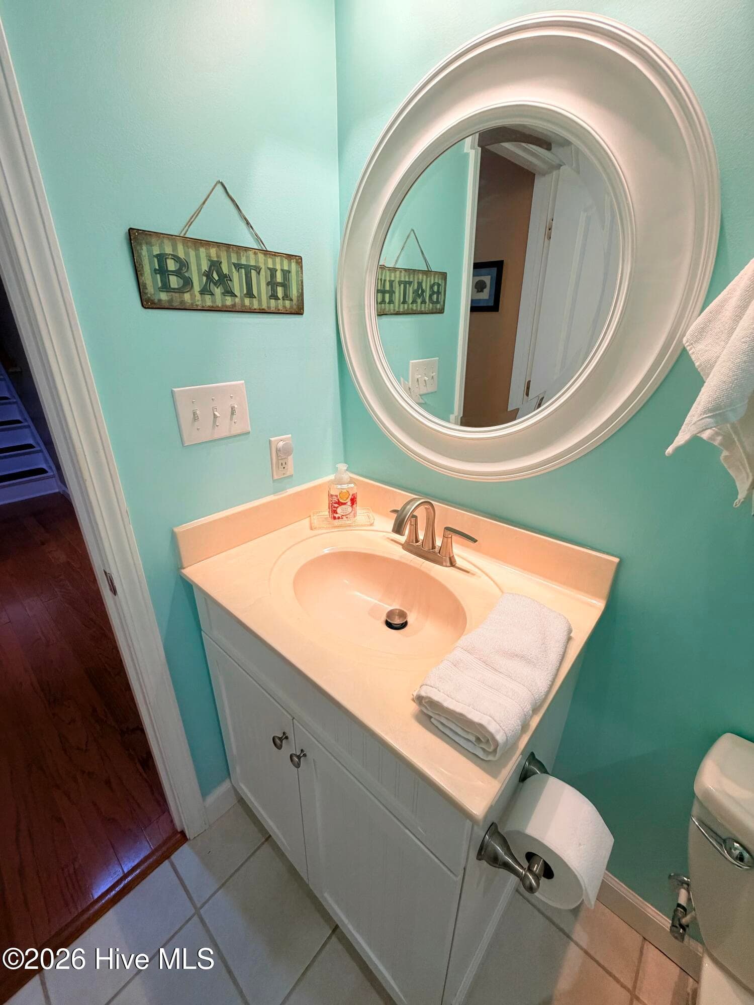 Jack and jill haft bath with linen closet - 1926 Snowy Egret Drive, Morehead City, NC 28557