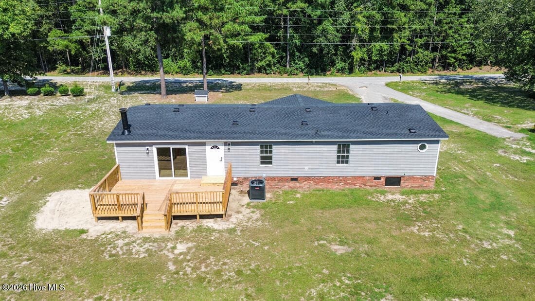 Manufactured Home at 5837 Parkton Road, Hope Mills, NC 28348, photo 39 of 43