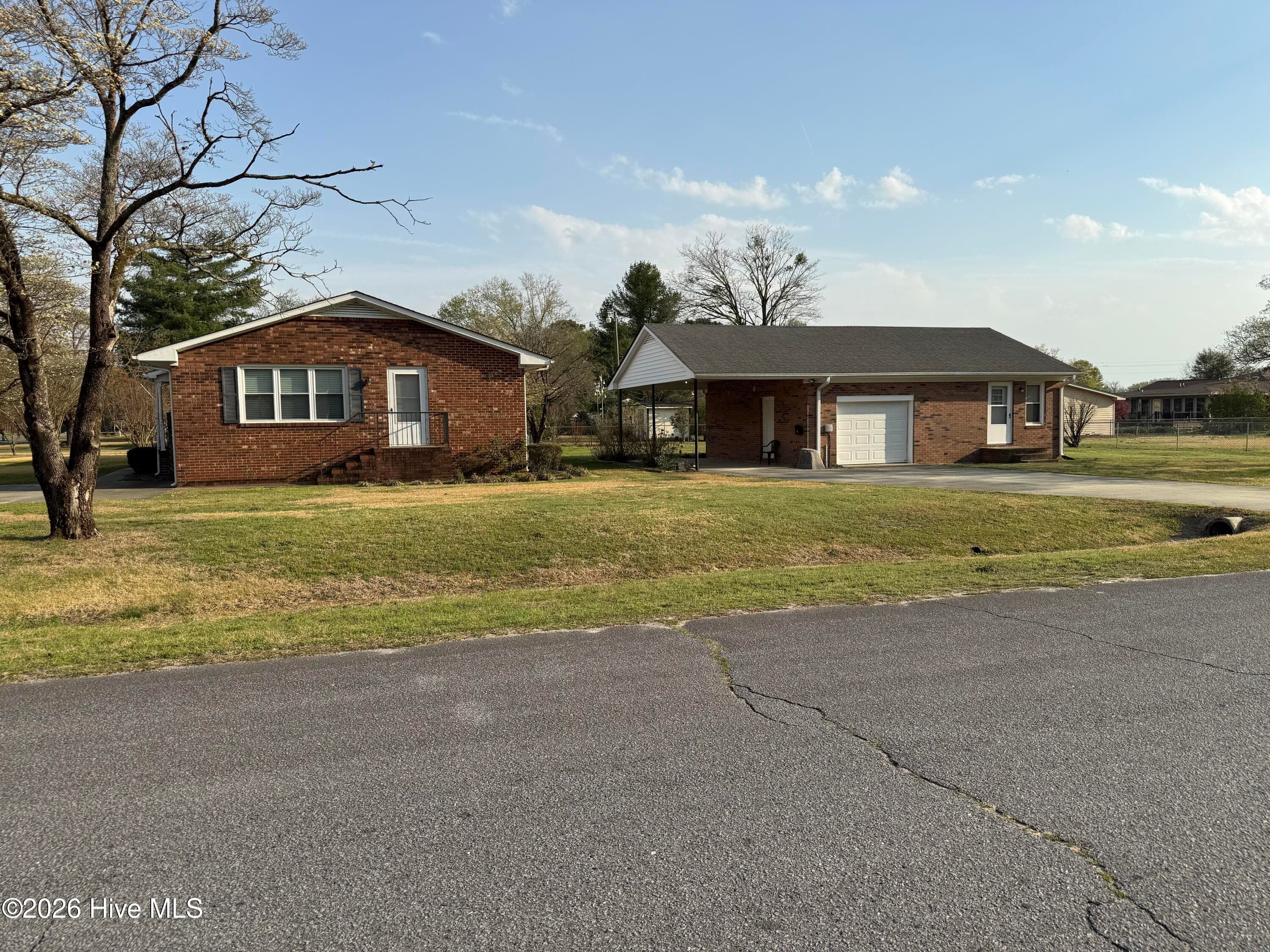 Side of House/Garage/Shop - 2992 Cherry Lane, Kinston, NC 28504