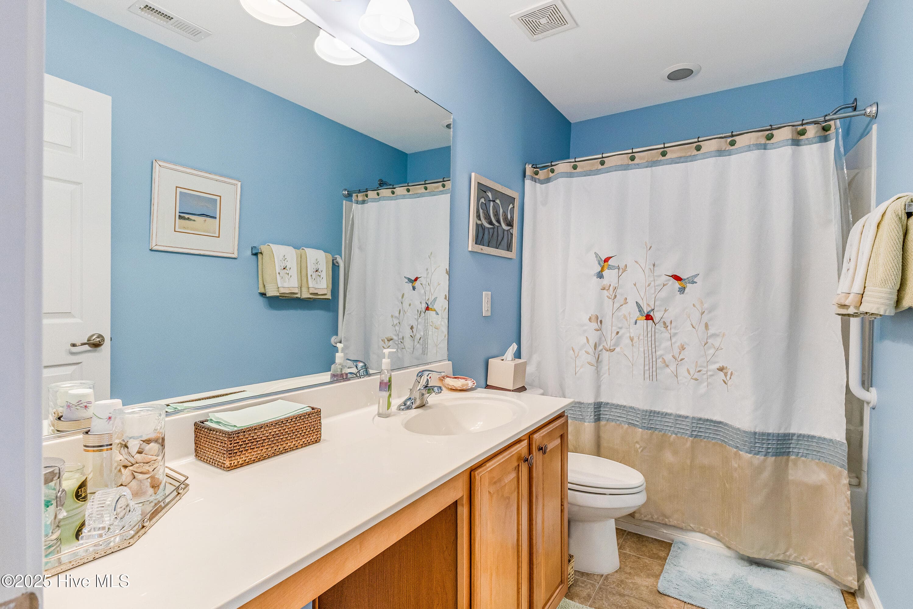 Guest Full Bath - 4020 Norseman Loop Unit 2, Southport, NC 28461