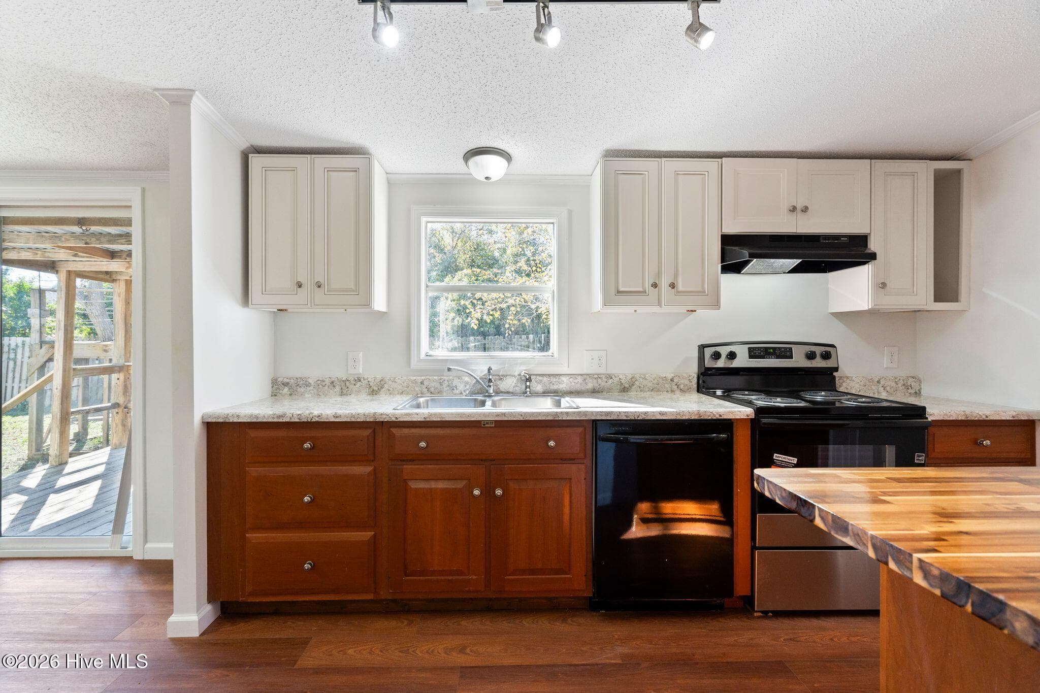 Manufactured Home at 6140 Carolina Beach Road Trlr 28, Wilmington, NC 28412, photo 22 of 54