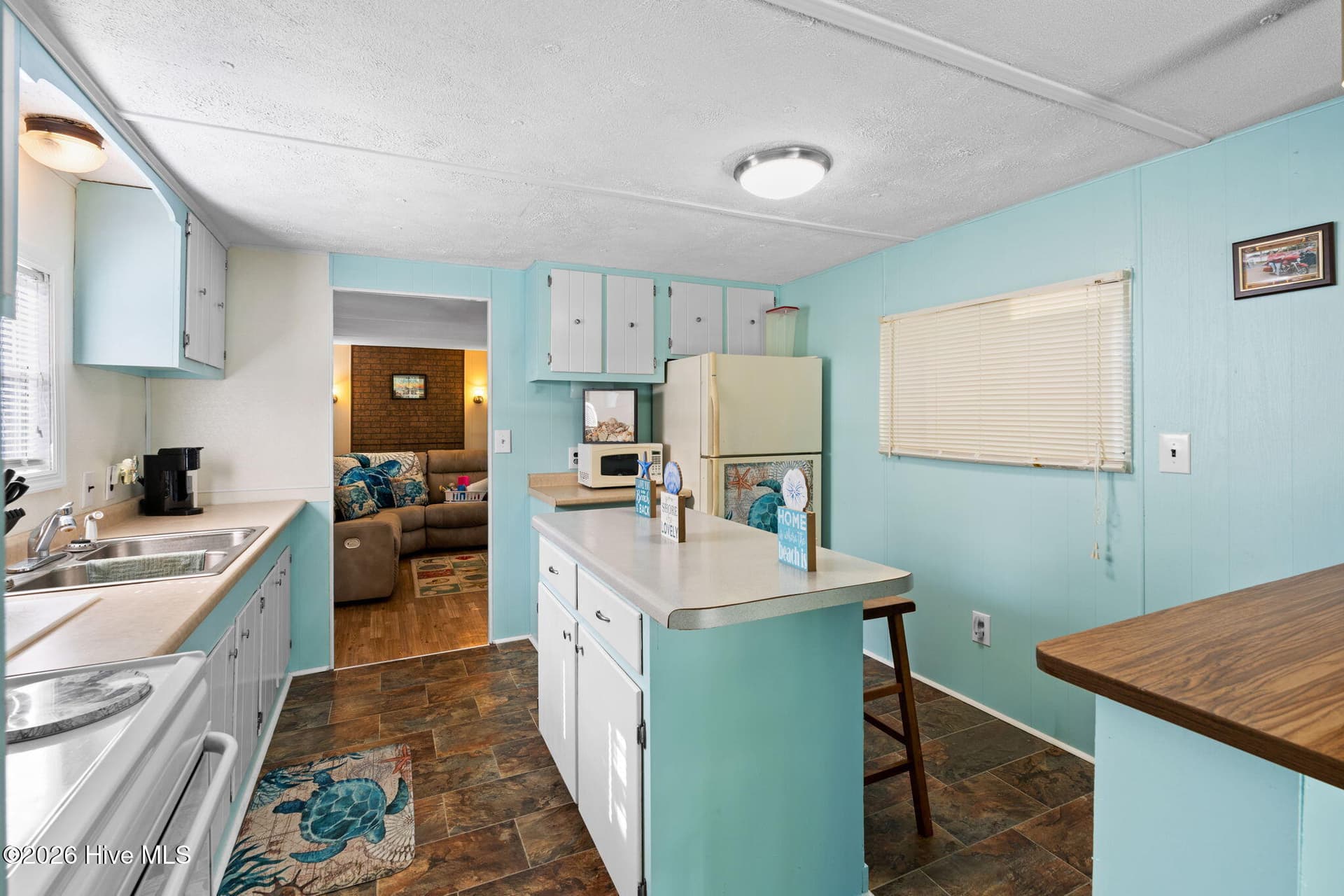 Manufactured Home at 1178 Madera Place SW, Supply, NC 28462, photo 11 of 41
