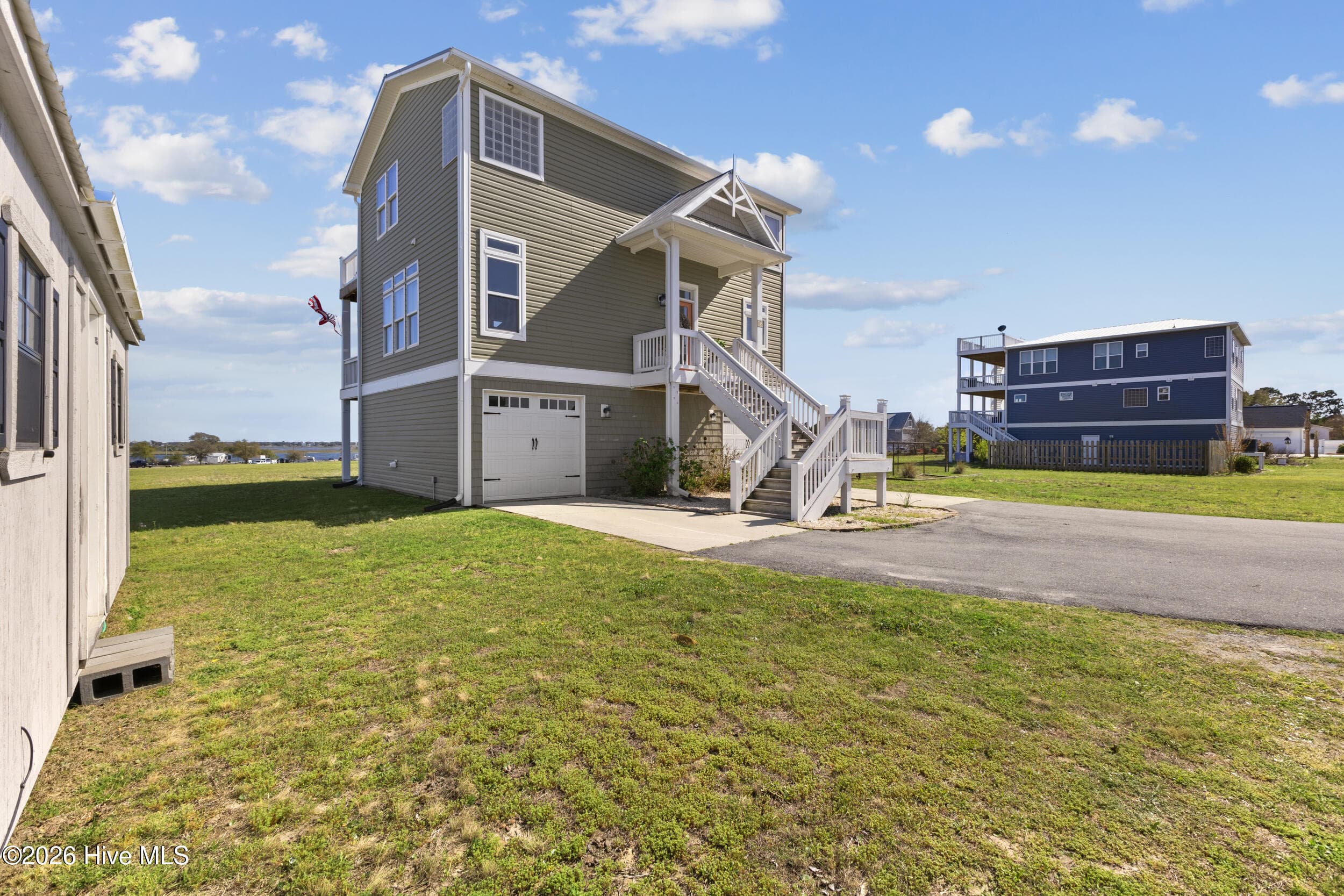 Single Family Residence at 345 Twin Oaks Drive, Hampstead, NC 28443, photo 6 of 50