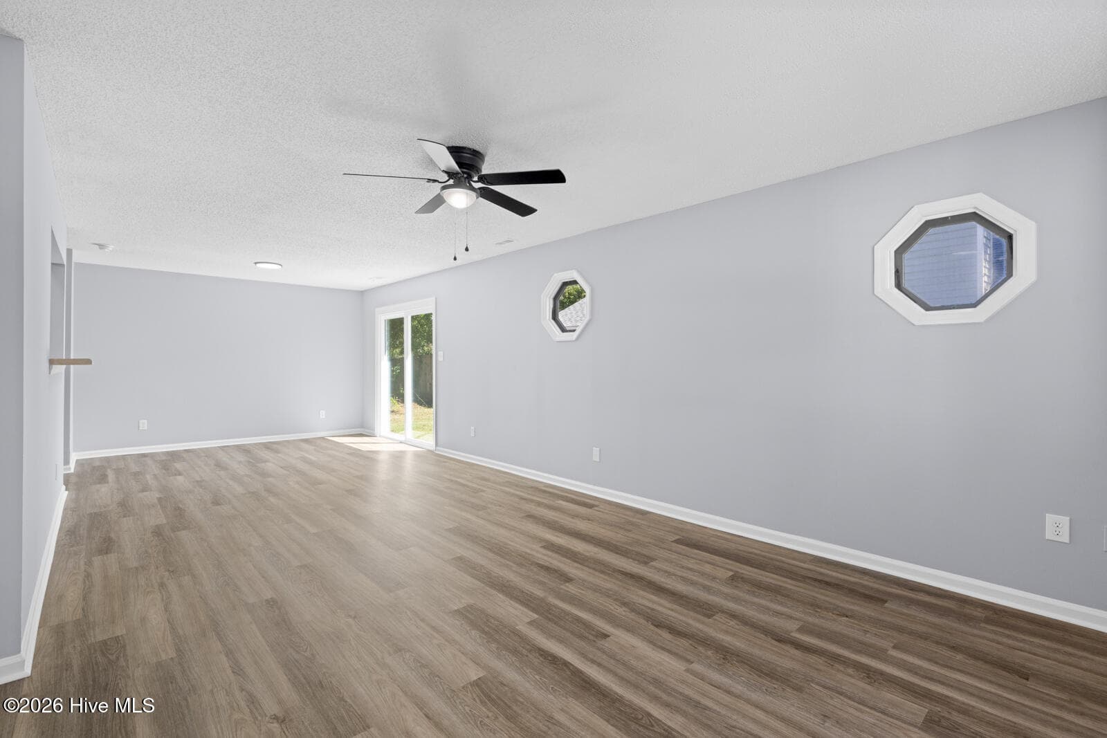 Single Family Residence at 1159 Pearl Court, Jacksonville, NC 28540, photo 3 of 27