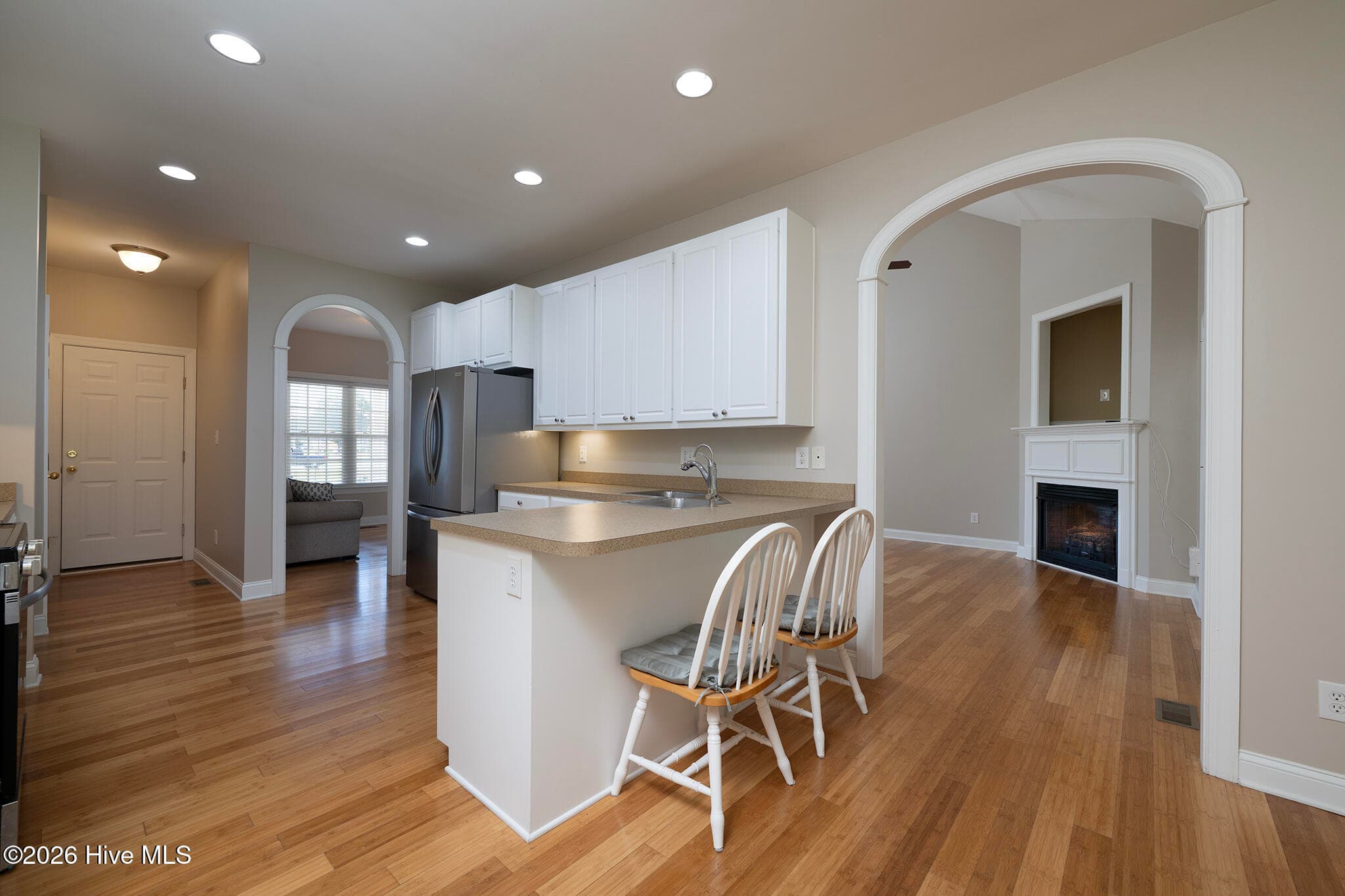 Functional Kitchen off Formal Dining Room with Bar Seating and Breakfast Nook - 168 Laura Drive, New Bern, NC 28562