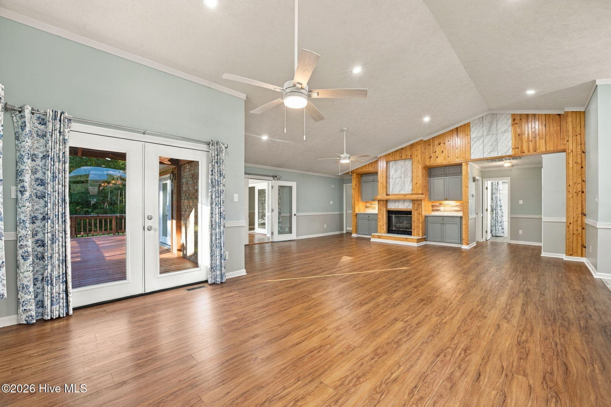 Single Family Residence at 6207 Gondolier Drive, New Bern, NC 28560, photo 10 of 49