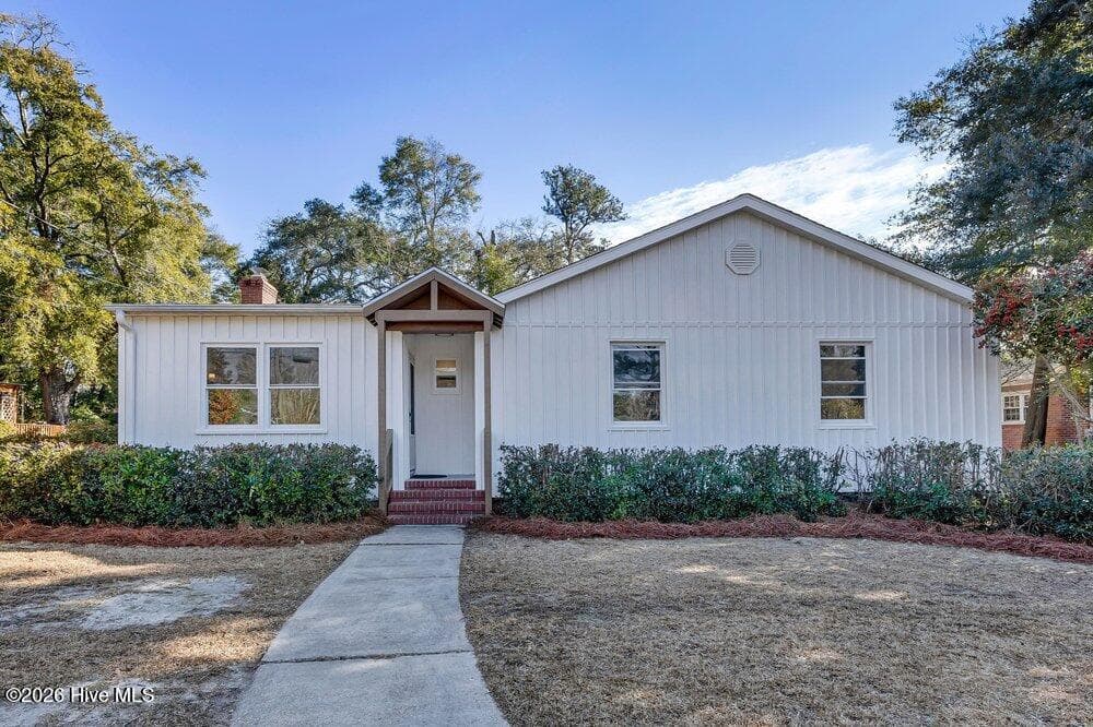 Single Family Residence at 329 Wayne Drive, Wilmington, NC 28403, photo 3 of 45