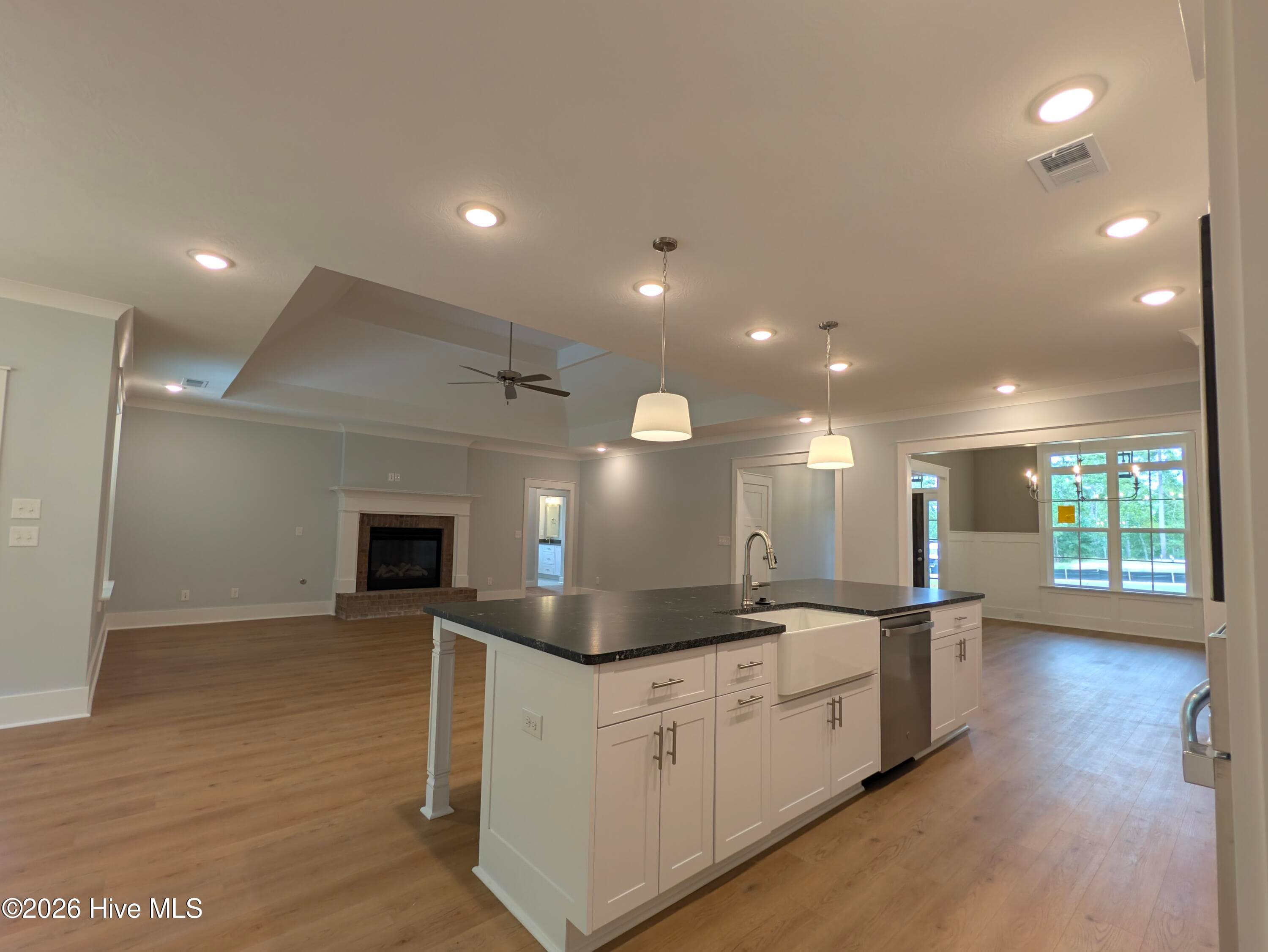 Large farmhouse sink - 434 Longshadow Drive, Aiken, SC 29803