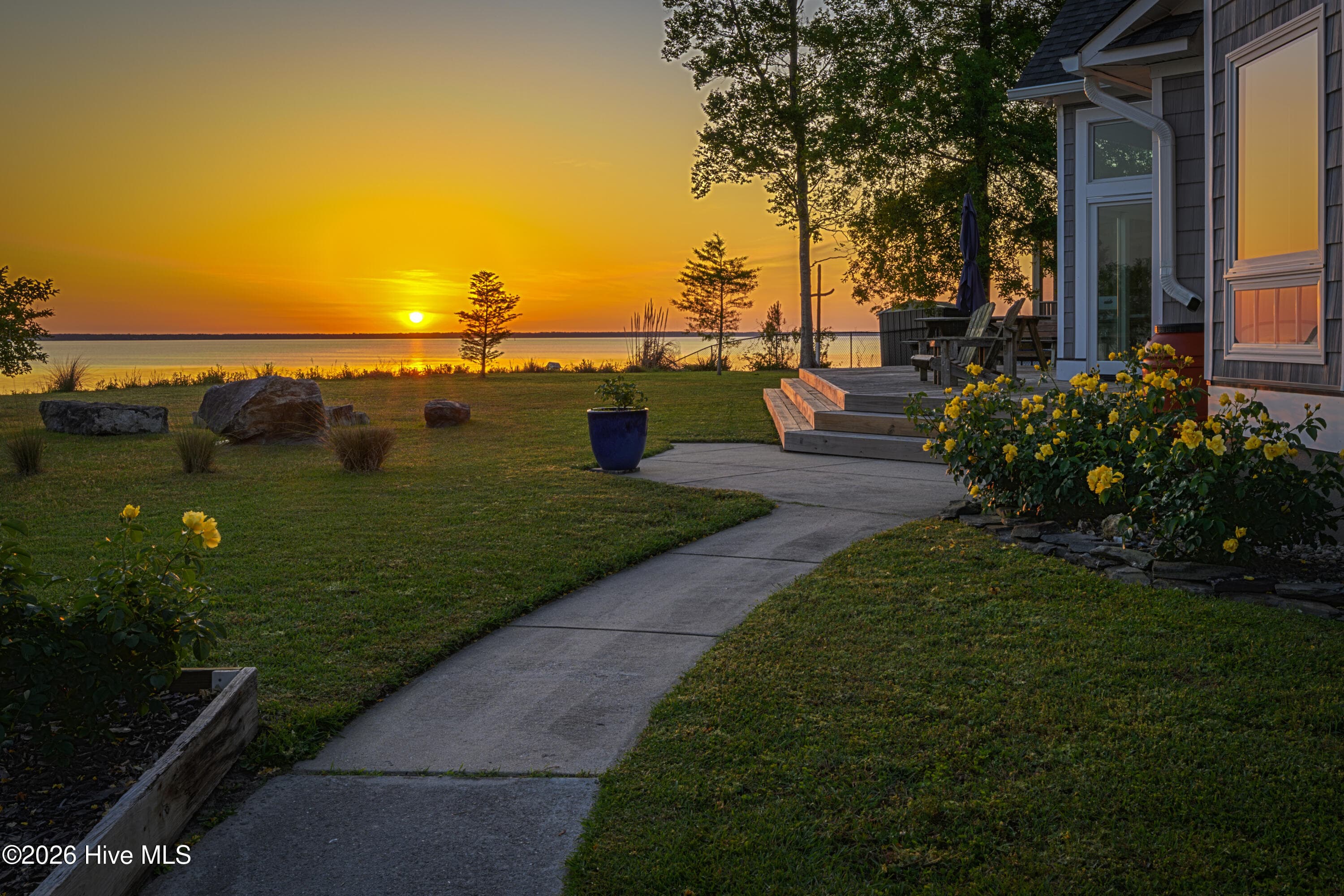 Sunrise Views Across the Neuse River - 228 Drake Landing, New Bern, NC 28560