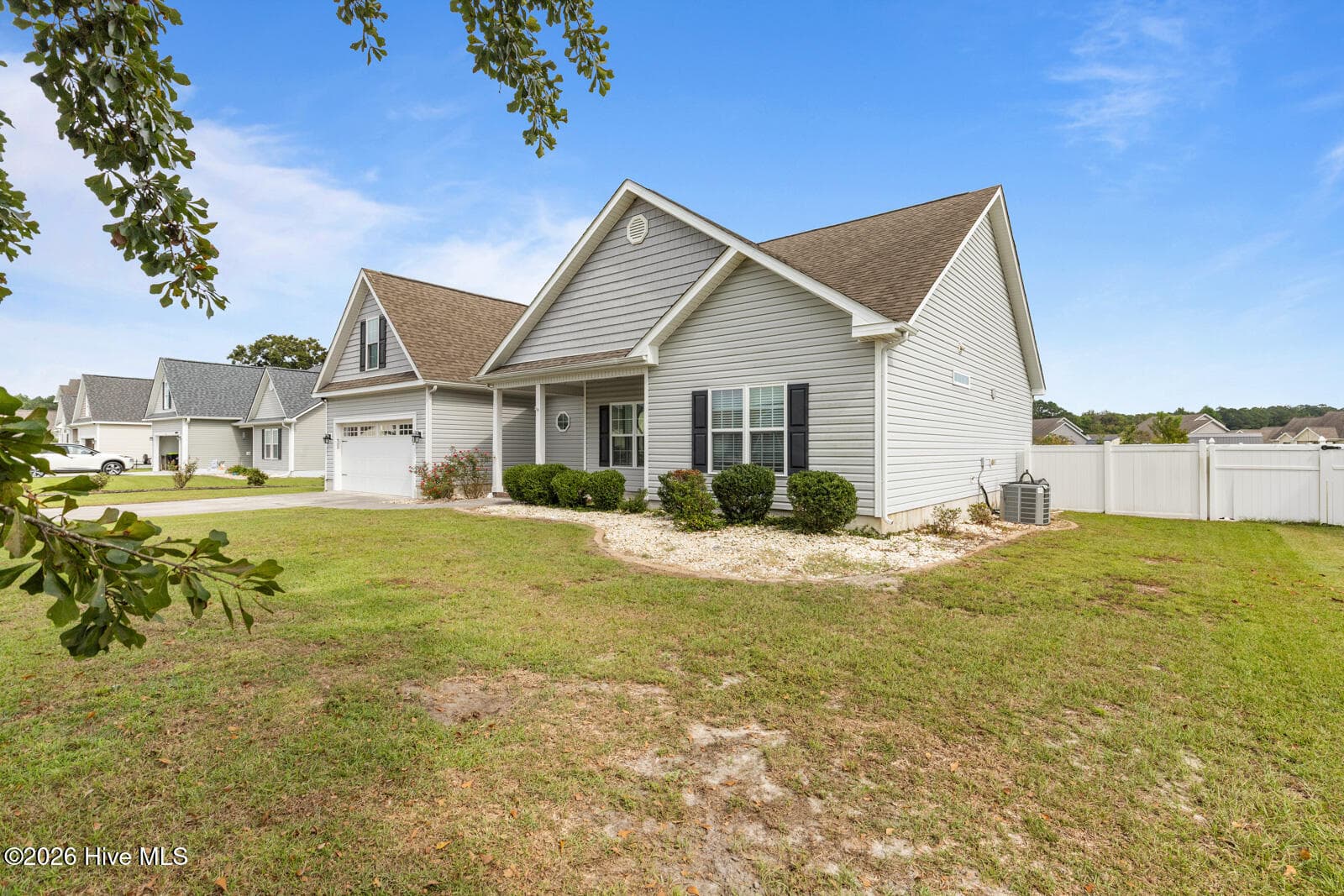 Single Family Residence at 412 Moss Springs Drive, Swansboro, NC 28584, photo 3 of 32