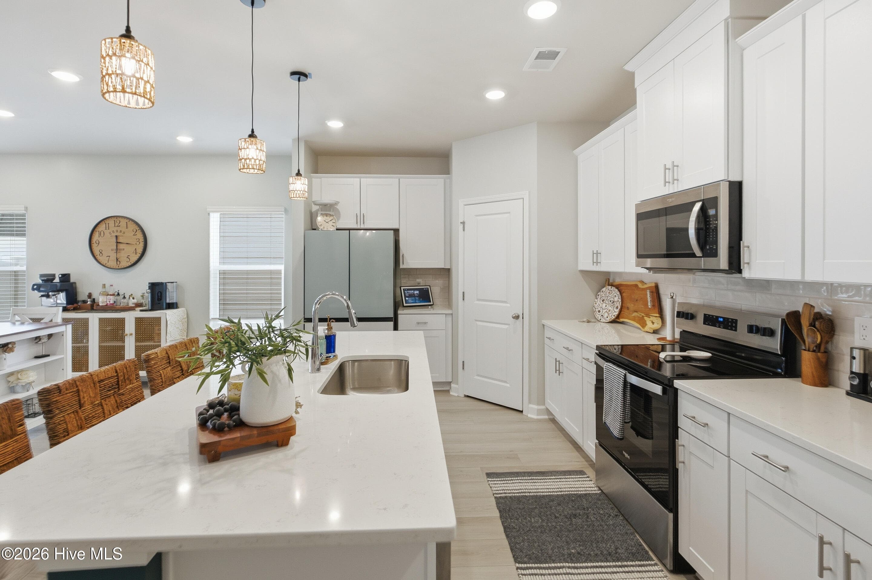Single Family Residence at 647 Blackthorne Circle NW, Calabash, NC 28467, photo 12 of 39