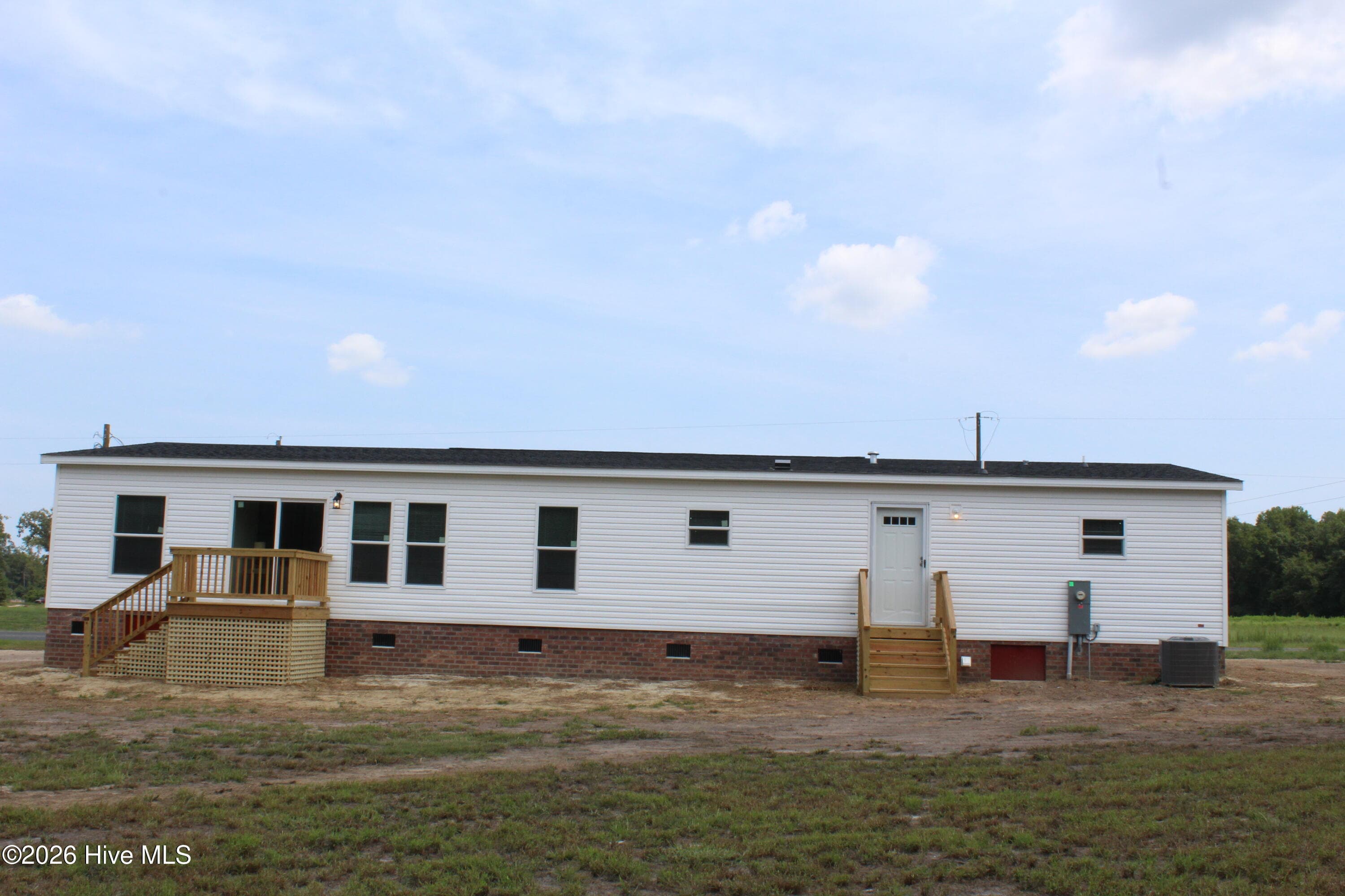 Manufactured Home at 950 Blind Bridge Road, Magnolia, NC 28453, photo 26 of 32