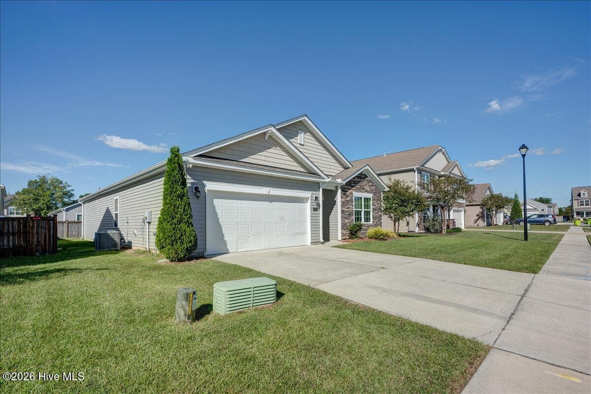 Single Family Residence at 413 Isabelle Street, New Bern, NC 28560, photo 8 of 80