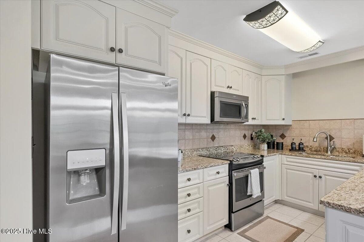 Condominium at 240 Cochrane Castle Circle Apt E, Pinehurst, NC 28374, photo 25 of 46