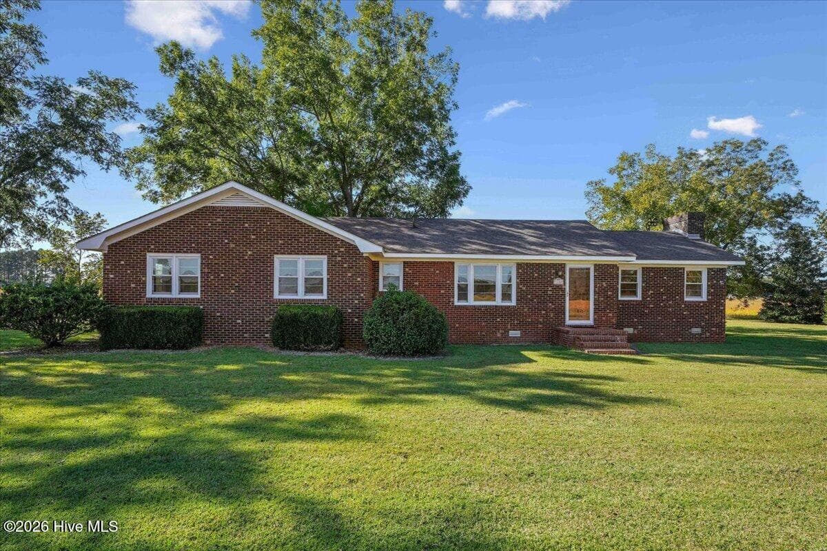 1142 S Jordans Chapel Road, Mount Olive, NC 28365