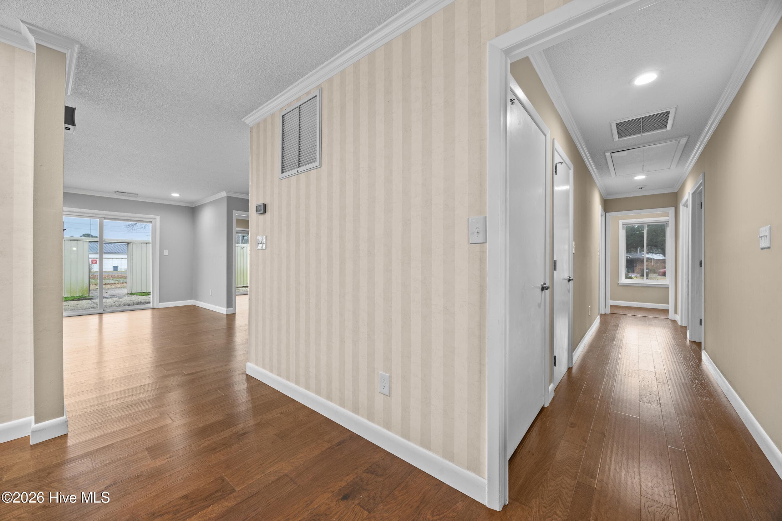 hallway - 616 E Murphy Street, Wallace, NC 28466