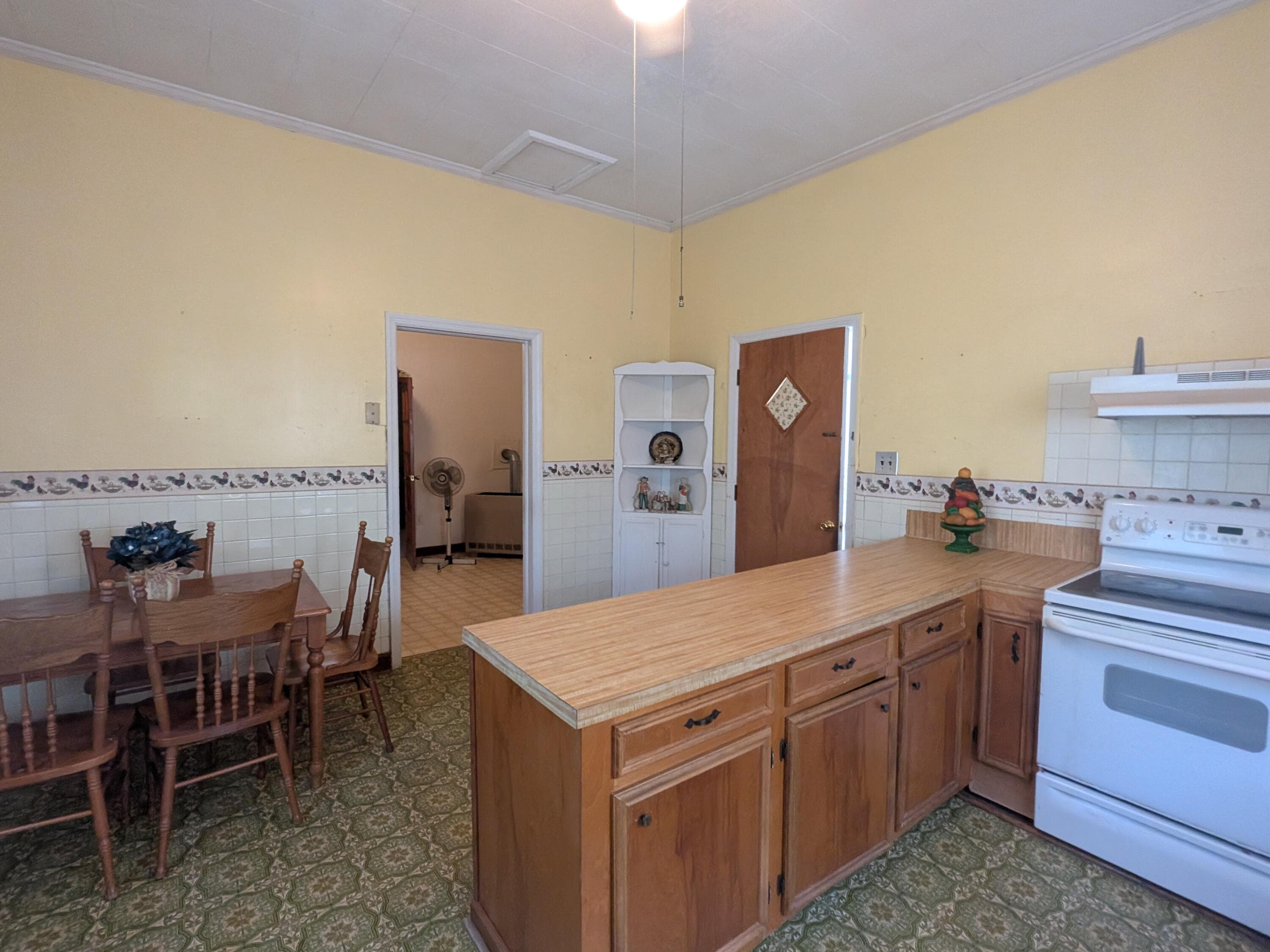 Single Family Residence at 418 Mims Street, Edgefield, SC 29824, photo 8 of 29