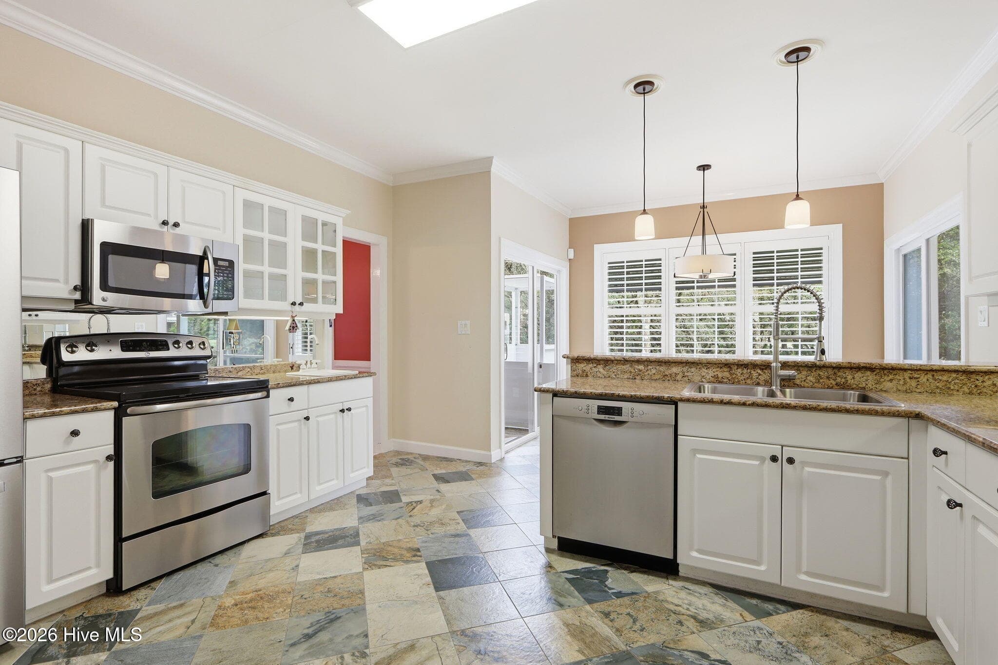 Kitchen - 104 Talford Drive, Atlantic Beach, NC 28512