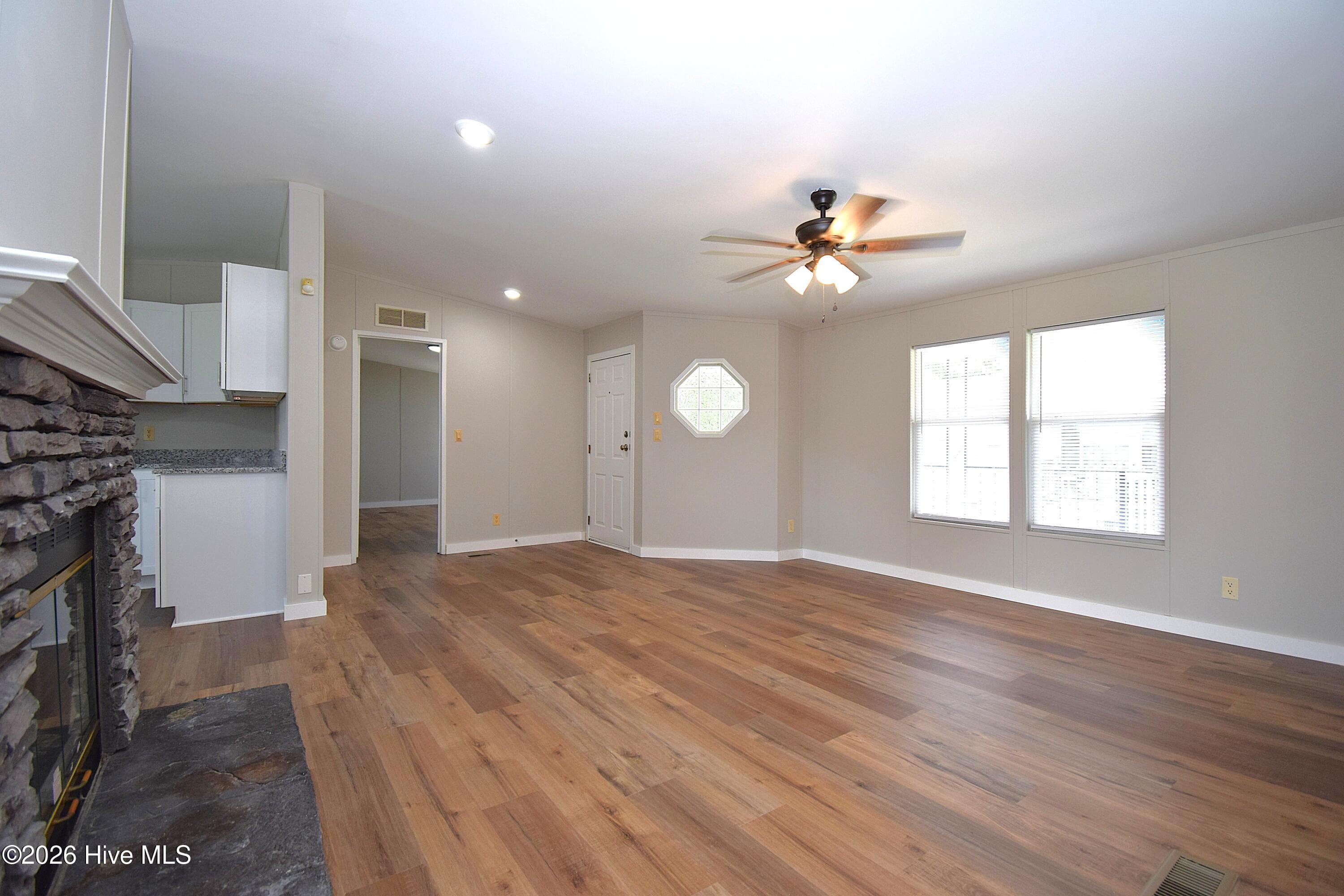 Manufactured Home at 220 Main Street, Grifton, NC 28530, photo 11 of 59