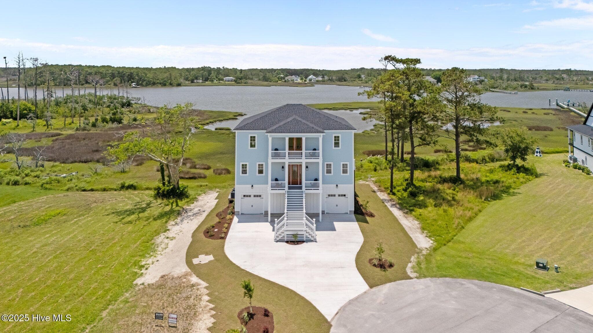Single Family Residence at 325 Anson Road, Beaufort, NC 28516, photo 4 of 48