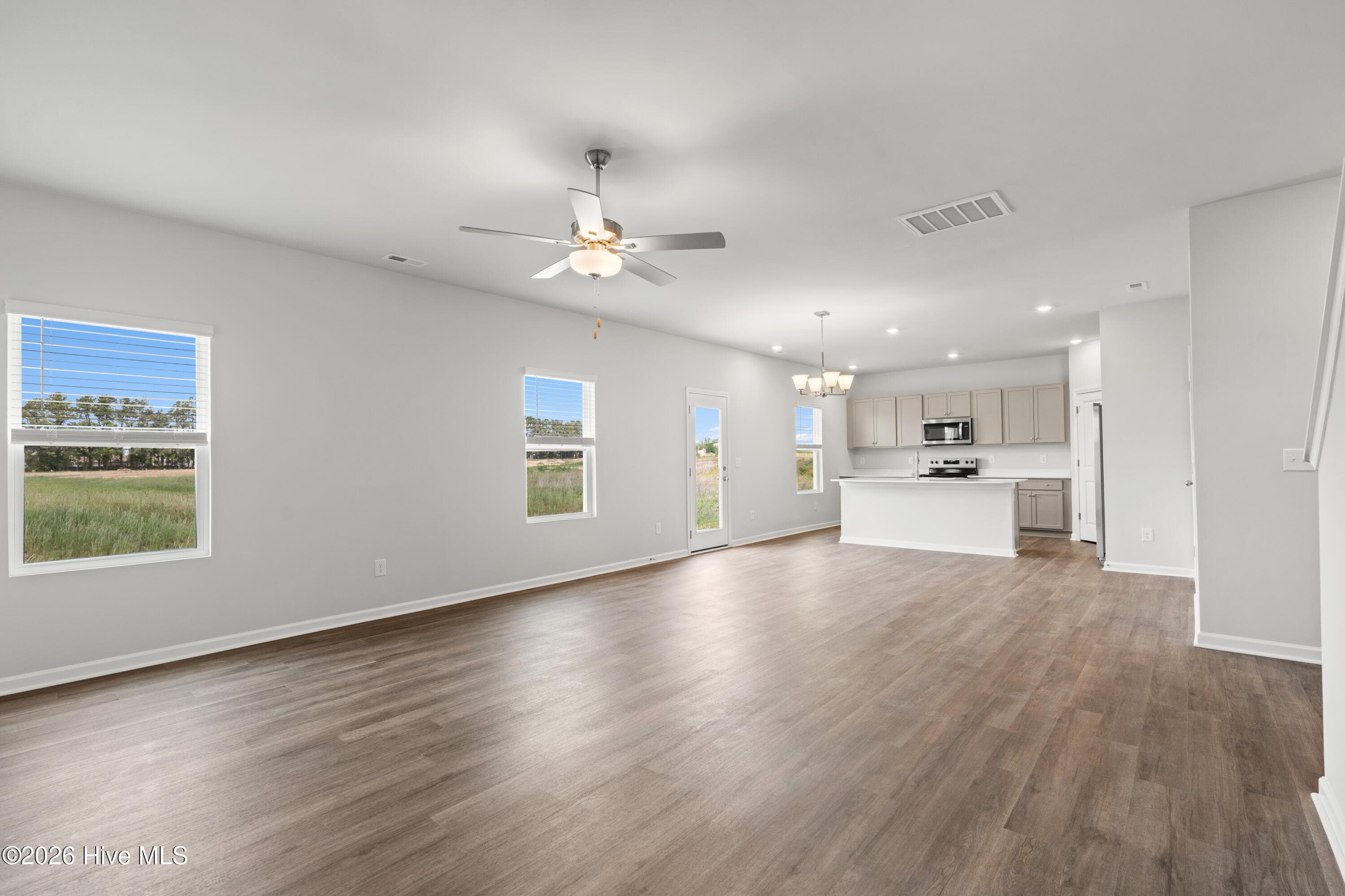 Single Family Residence at 141 N Squires Run Lane, Richlands, NC 28574, photo 16 of 105