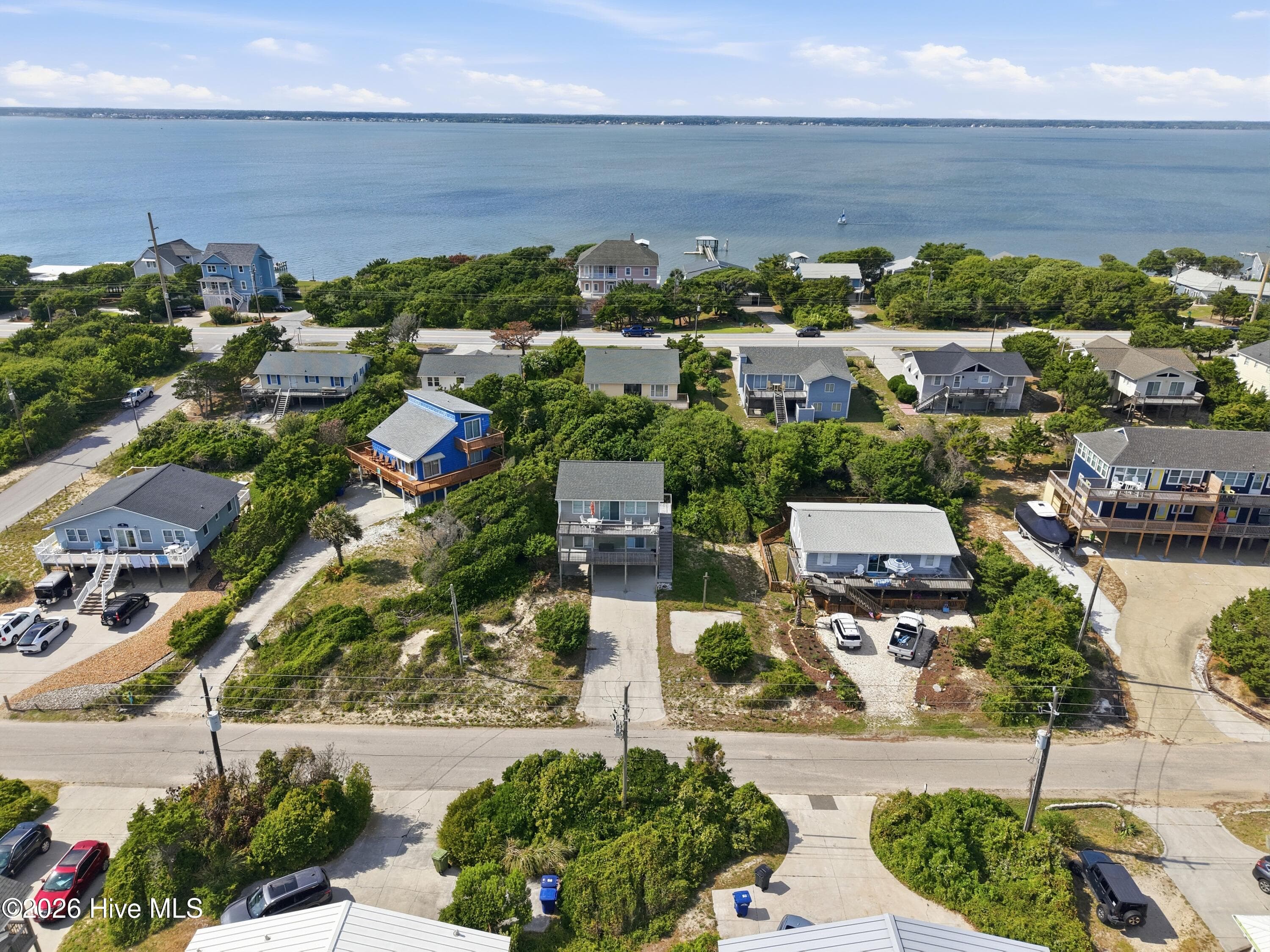 Single Family Residence at 1410 Ocean Drive, Emerald Isle, NC 28594, photo 3 of 6