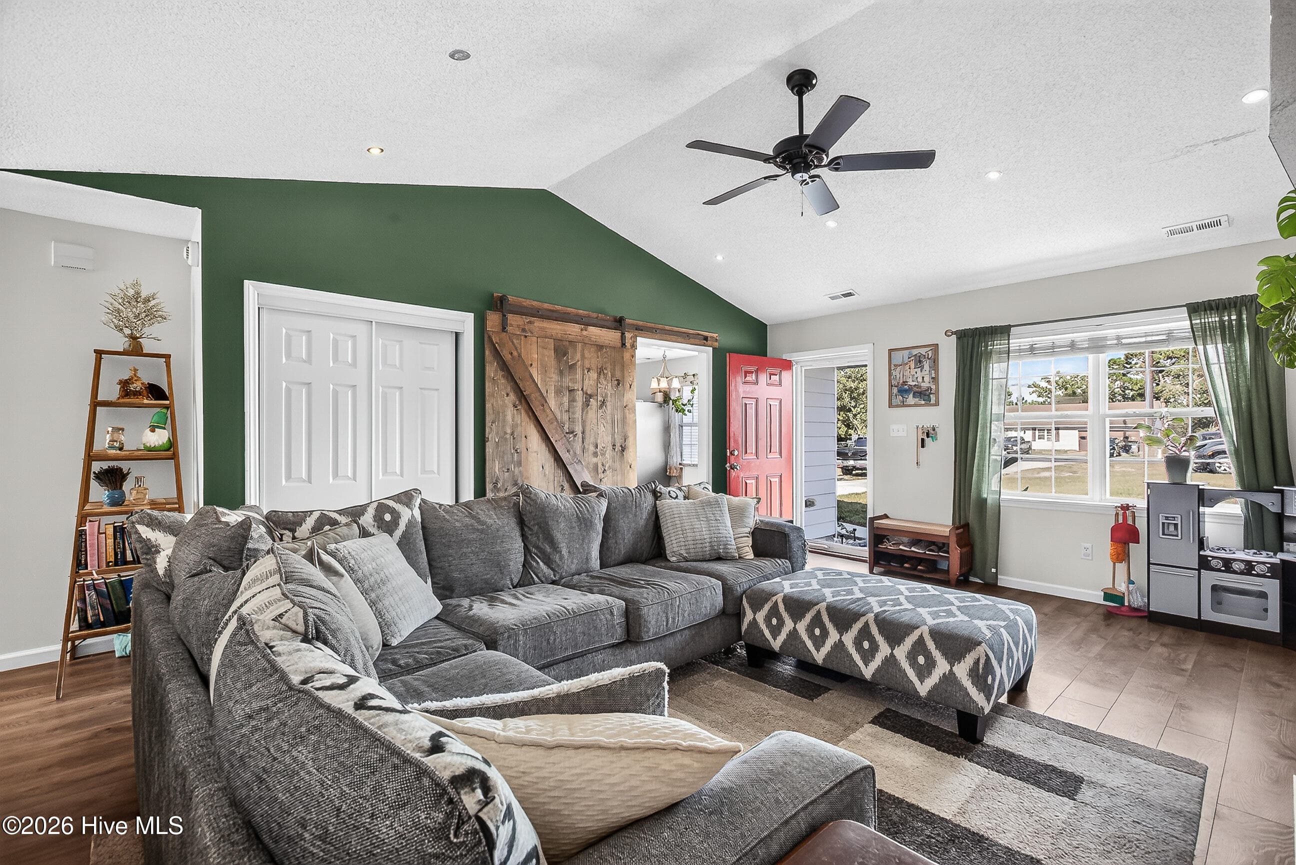 Single Family Residence at 484 Sand Ridge Road, Hubert, NC 28539, photo 6 of 37