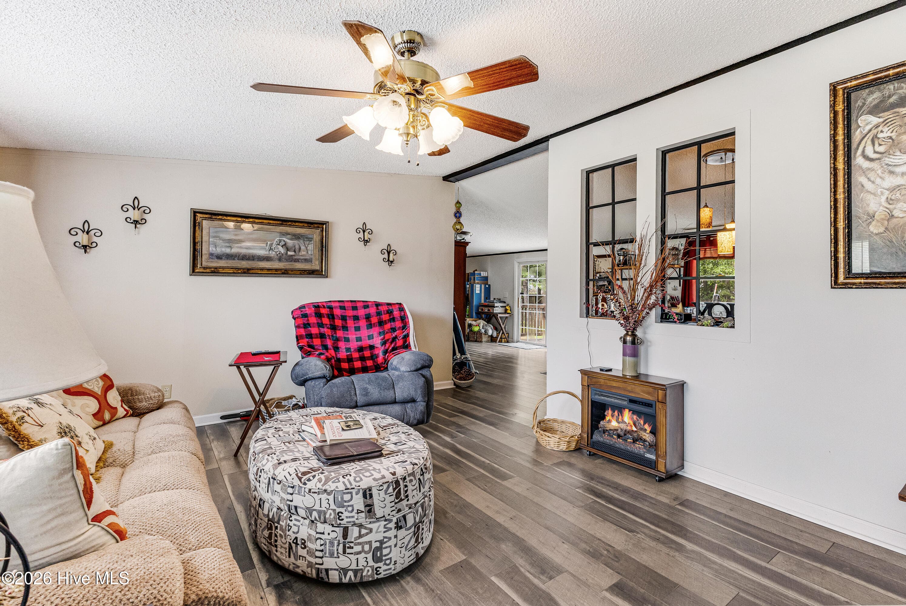 Manufactured Home at 2193 Helmsman Drive SW, Supply, NC 28462, photo 6 of 29
