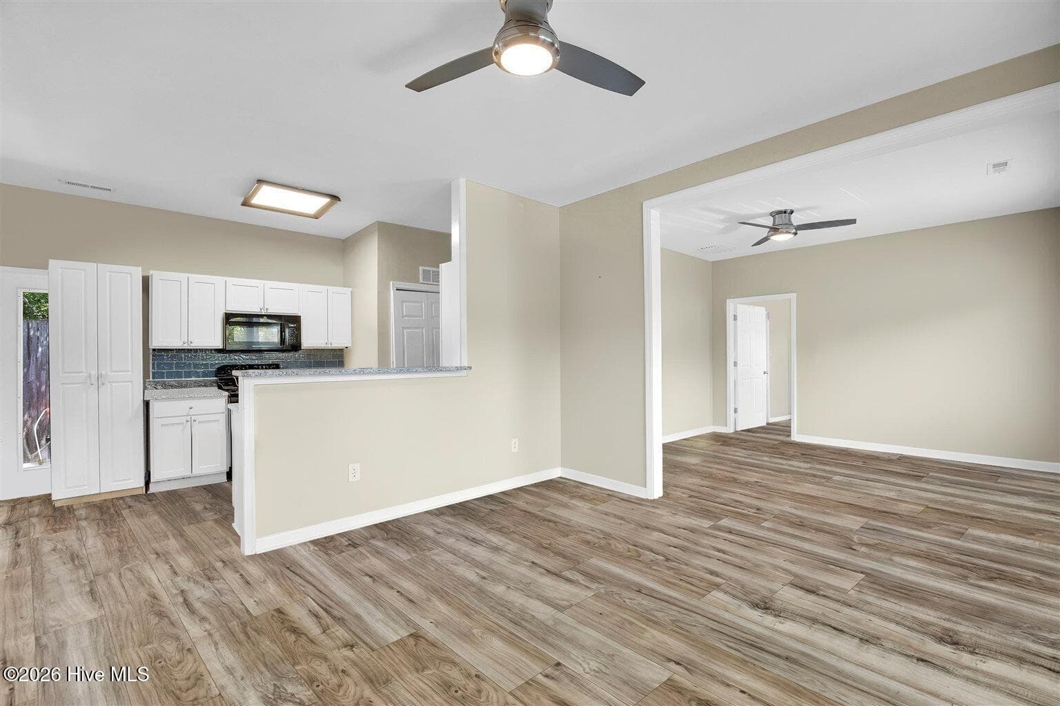 Back unit family/living/kitchen - 305 Macmillan Avenue N, Wilmington, NC 28403